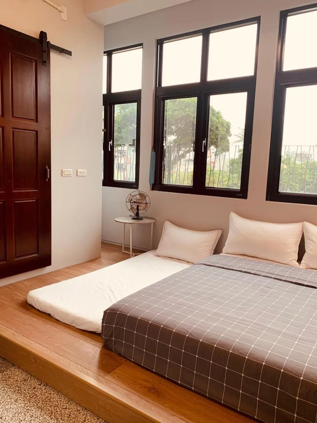 Photo of the whole room, Bed in OYAJI Guesthouse 歐野基民家宿泊