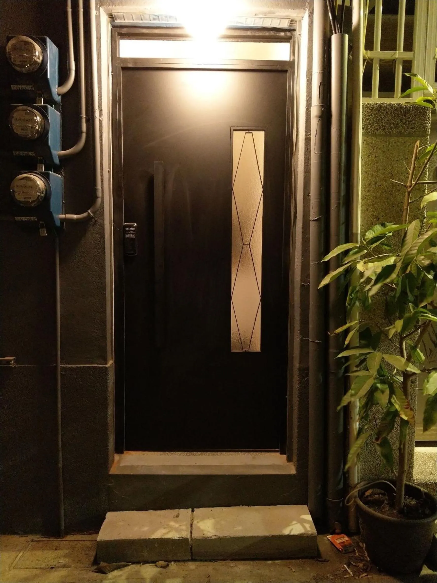 Facade/entrance in OYAJI Guesthouse 歐野基民家宿泊