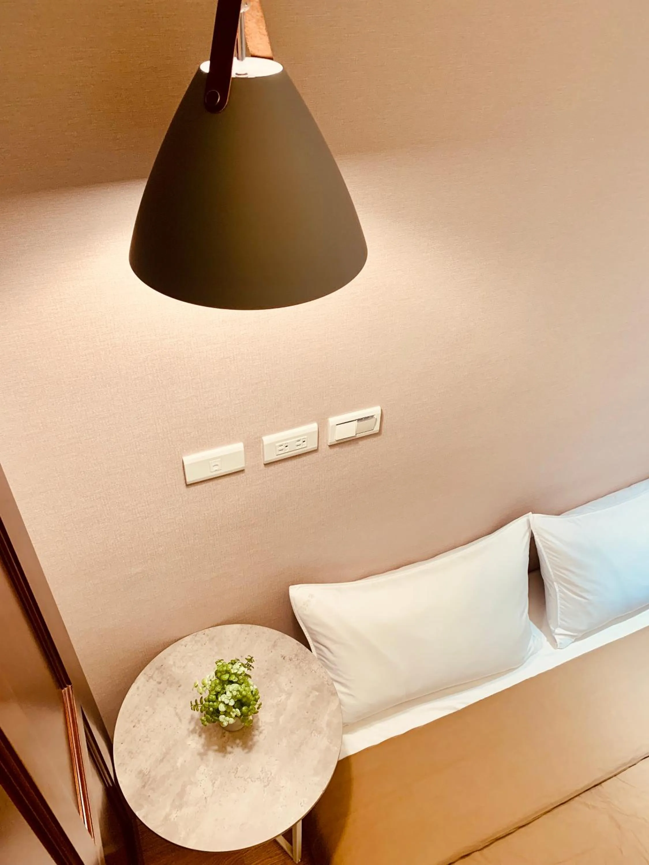 Photo of the whole room, Bed in OYAJI Guesthouse 歐野基民家宿泊