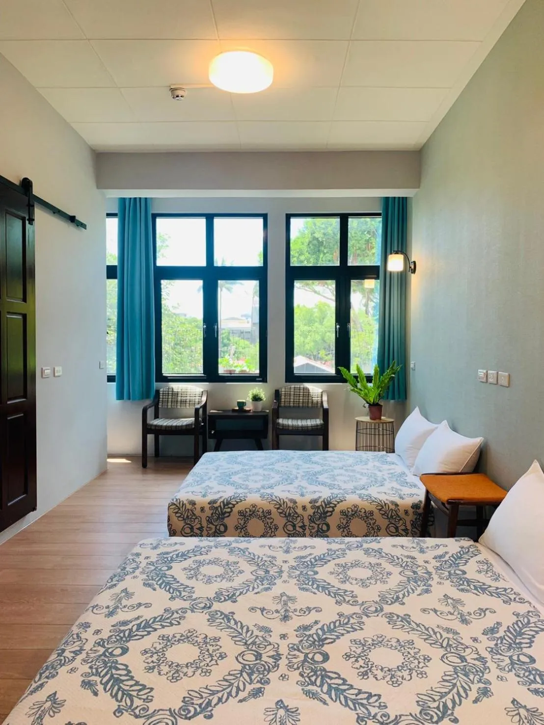 Photo of the whole room, Bed in OYAJI Guesthouse 歐野基民家宿泊