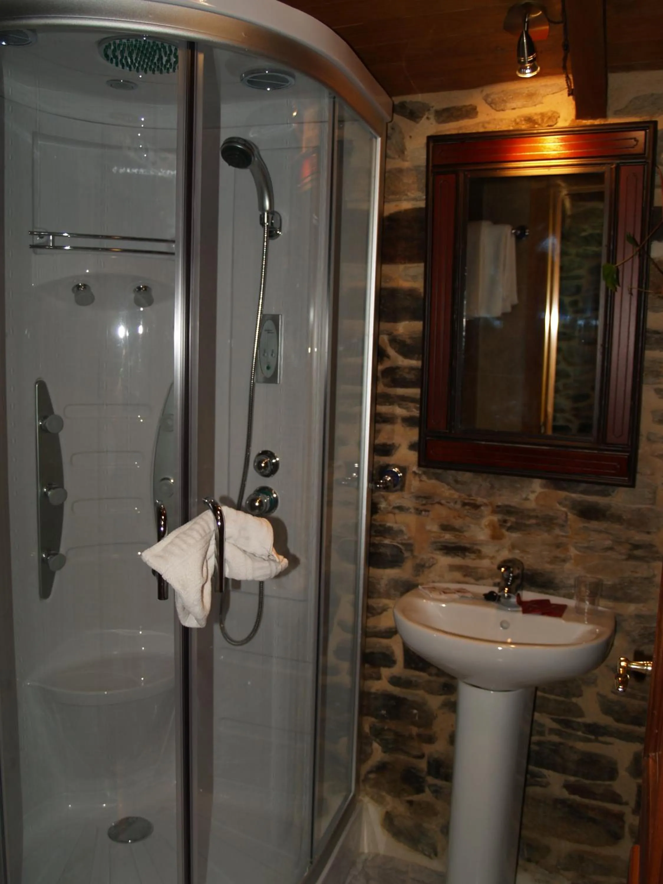 Bathroom in Hostal Tribal