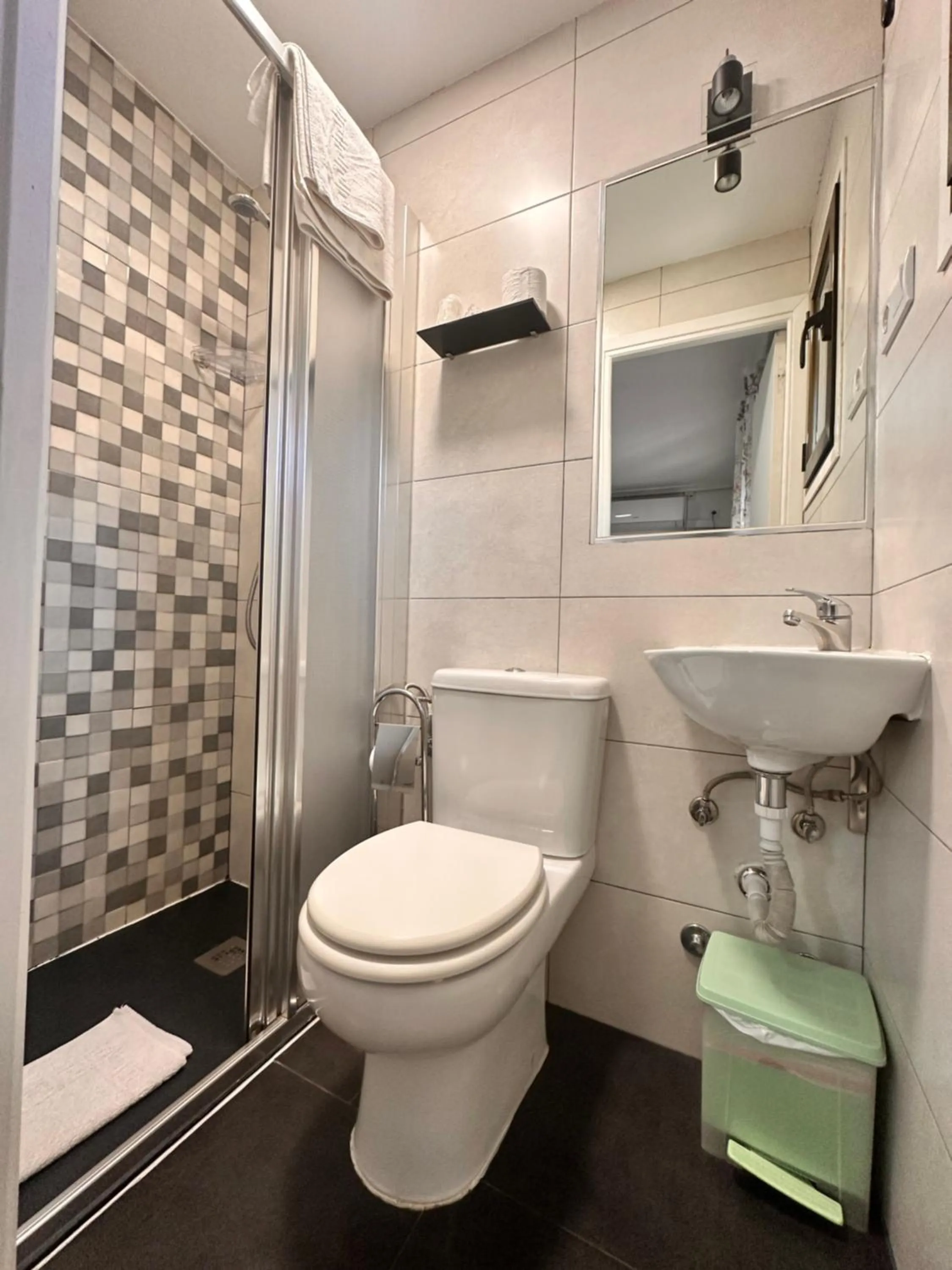 Bathroom in Hostal Rober