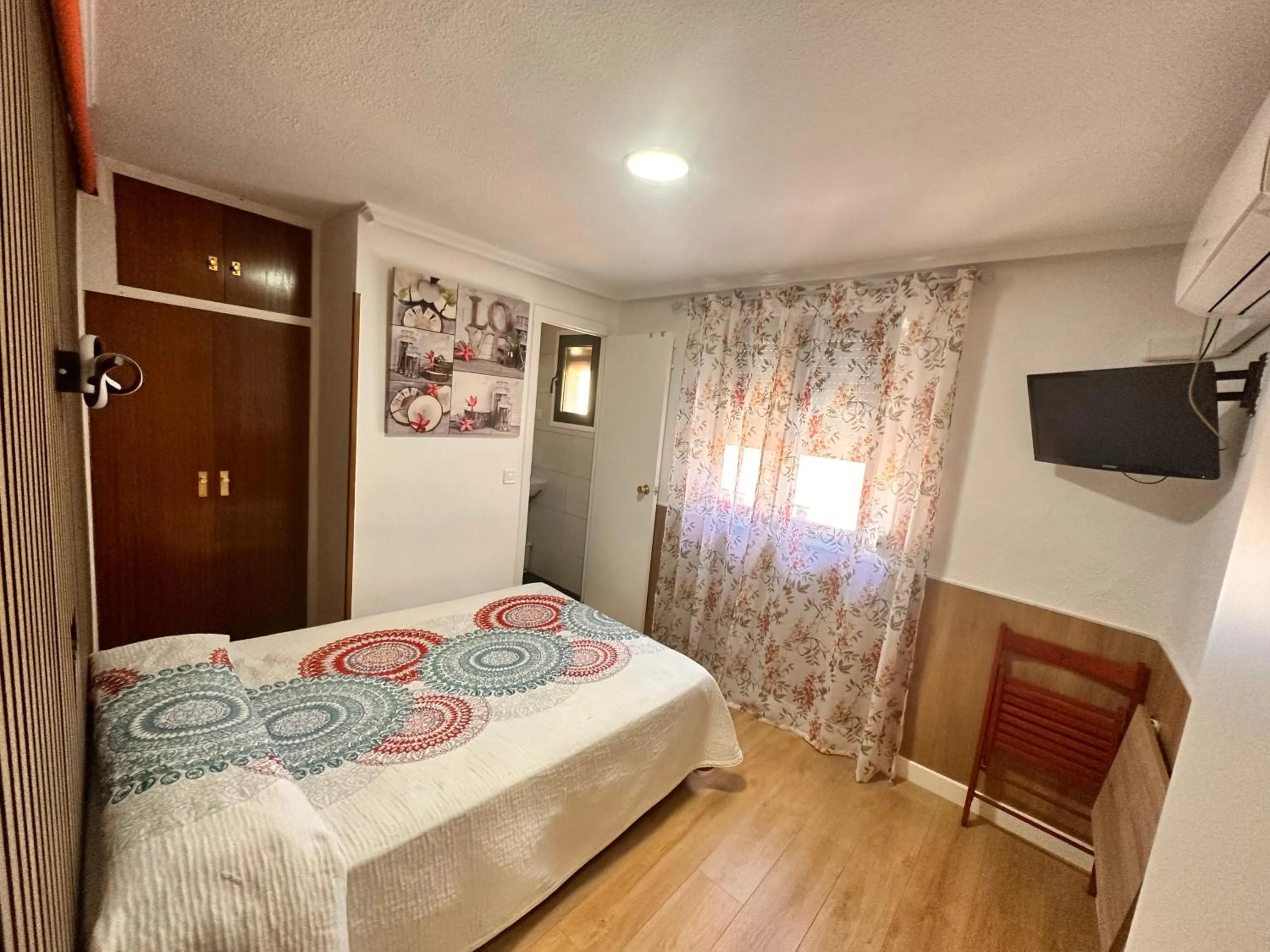 Photo of the whole room, Bed in Hostal Rober