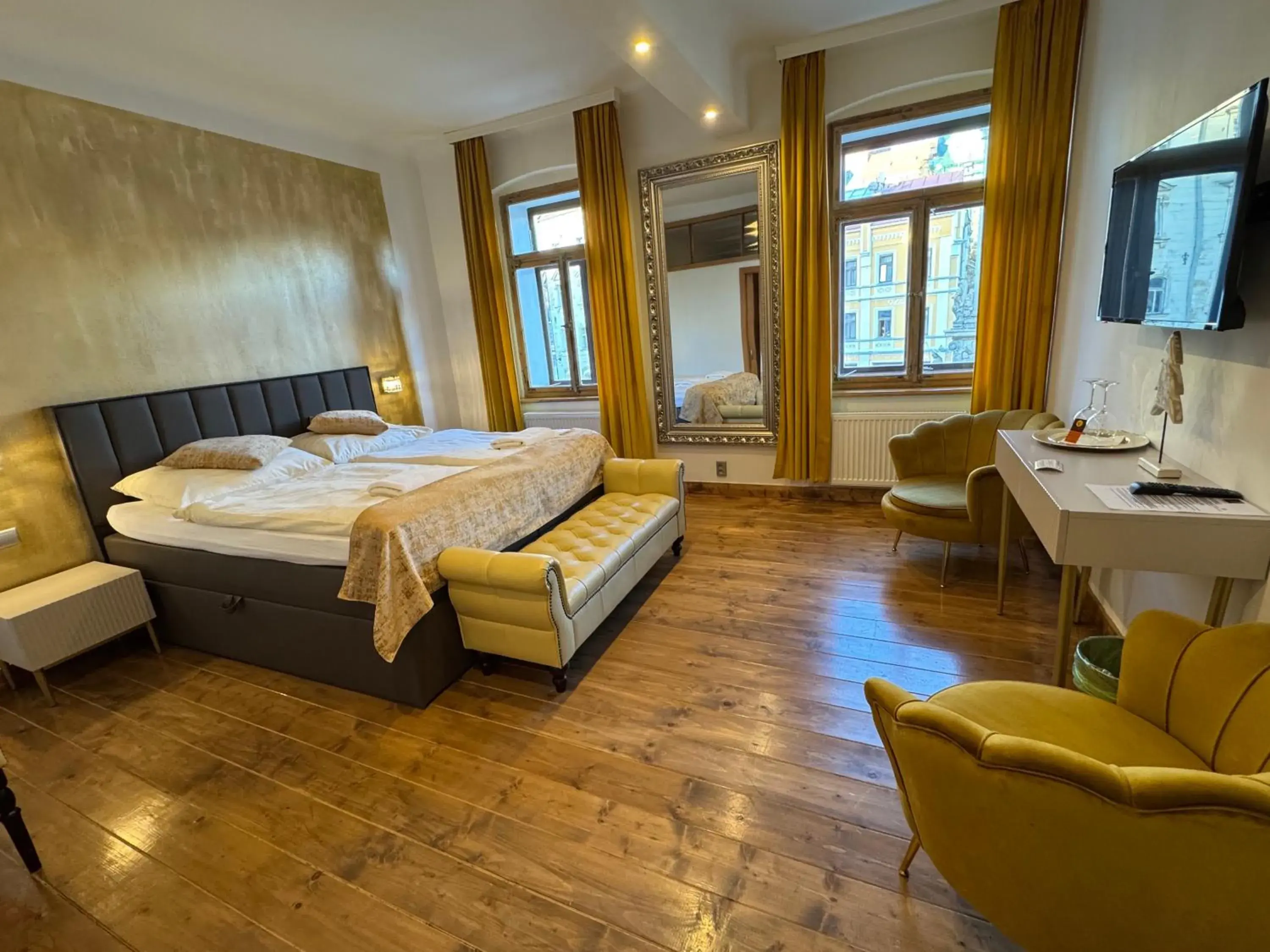 Deluxe Double Room with Castle View in Pension & Restaurant Atmosféra Deluxe Double Room with Castle View in Pension & Restaurant Atmosféra