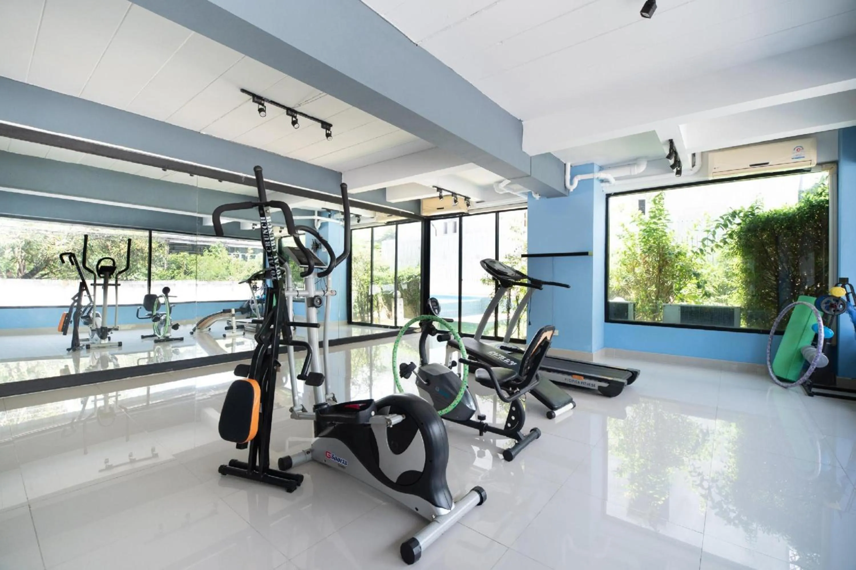 Fitness centre/facilities in Super OYO 427 Chill Apartment