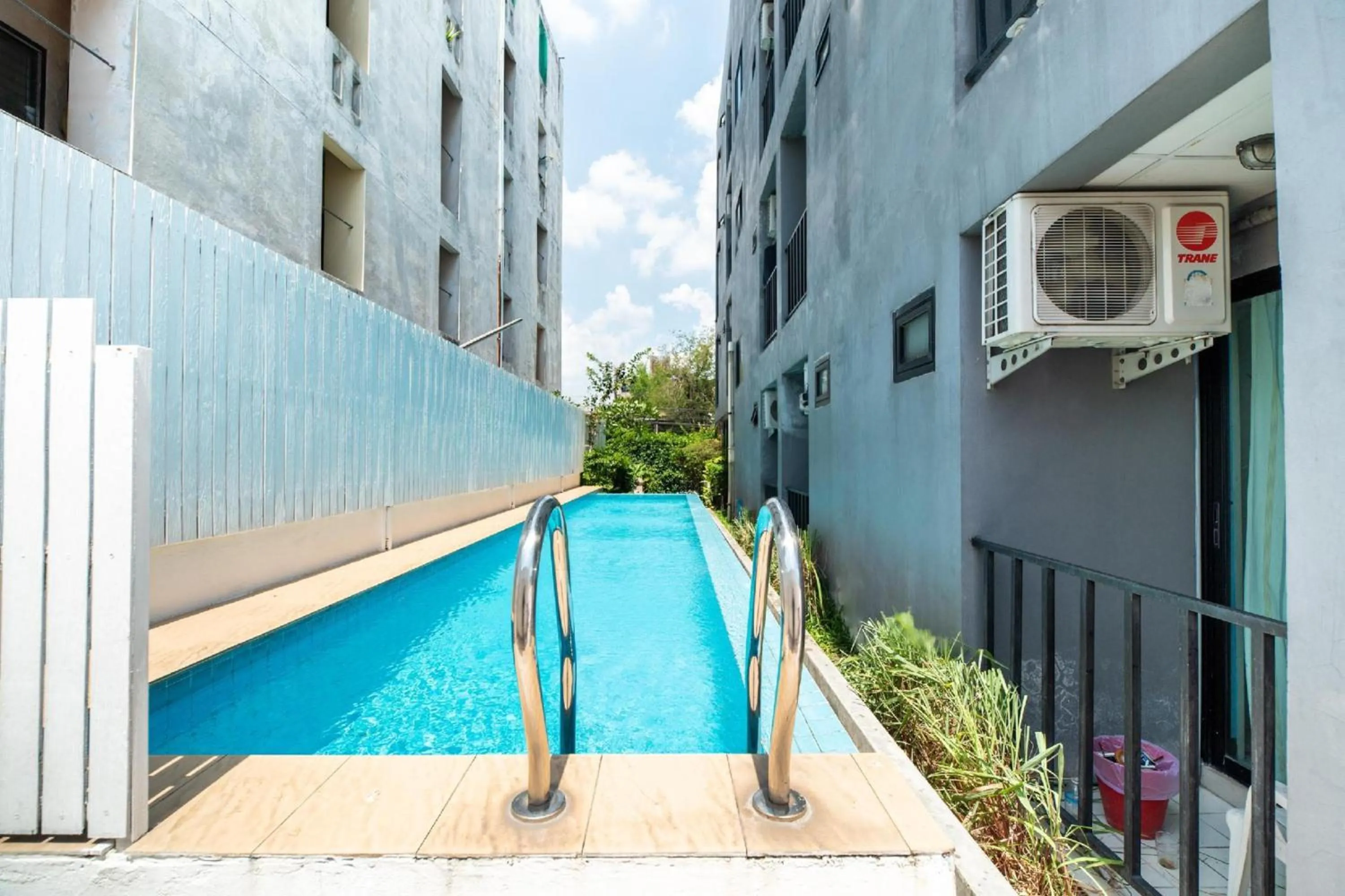 Pool view in Super OYO 427 Chill Apartment