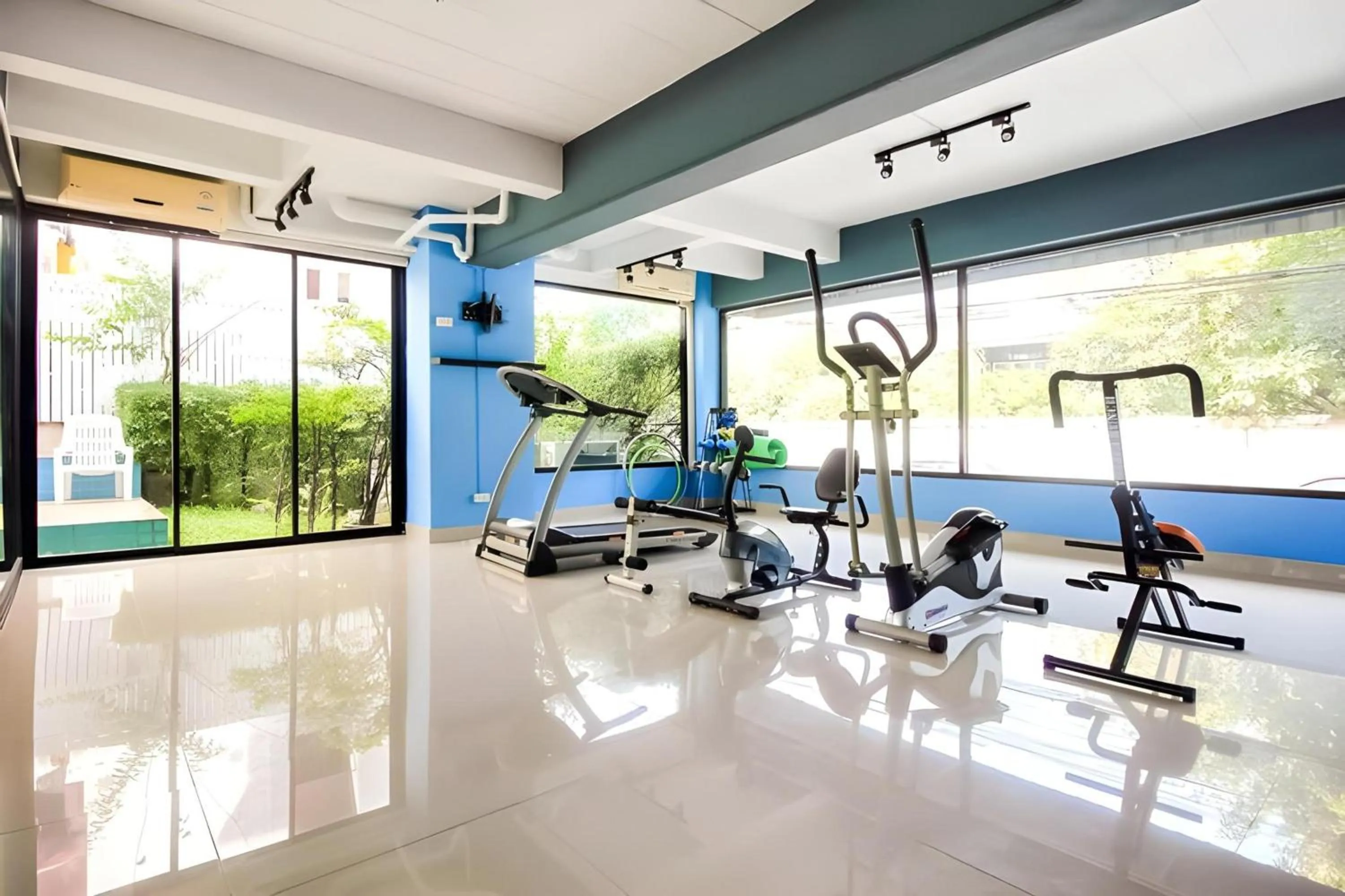 Fitness centre/facilities in Super OYO 427 Chill Apartment