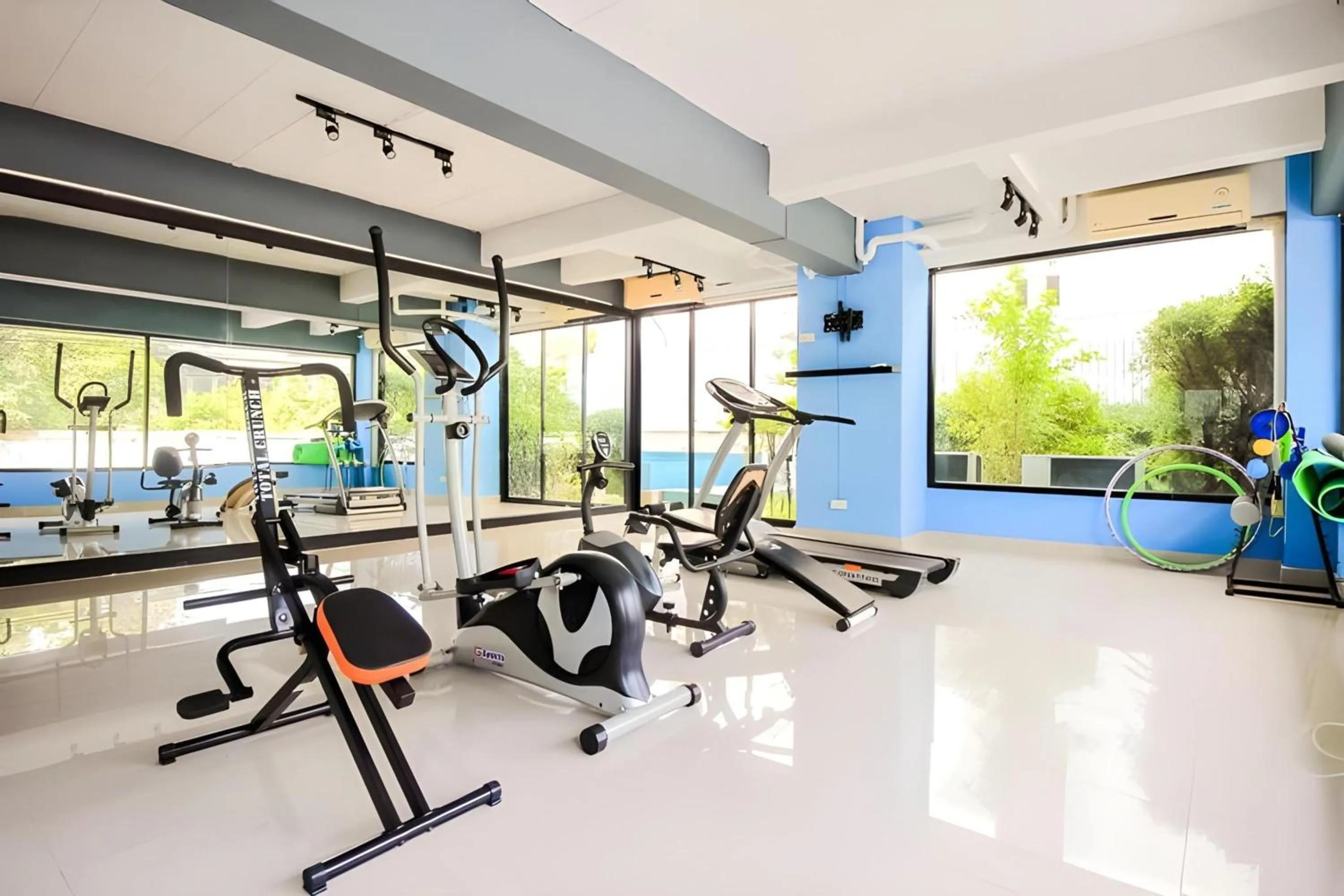 Fitness centre/facilities in Super OYO 427 Chill Apartment