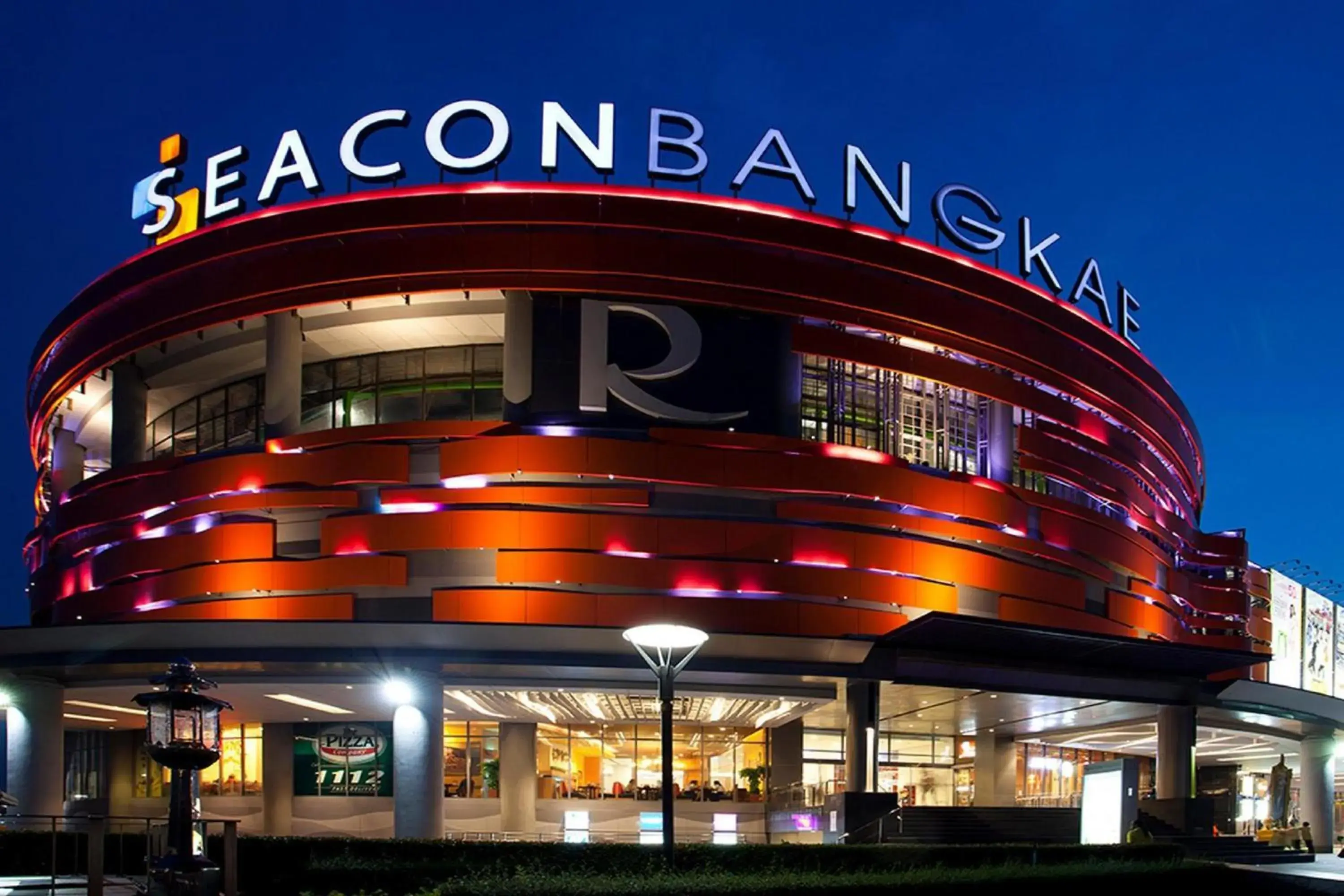 Property building in Super OYO 427 Chill Apartment Property building in Super OYO 427 Chill Apartment