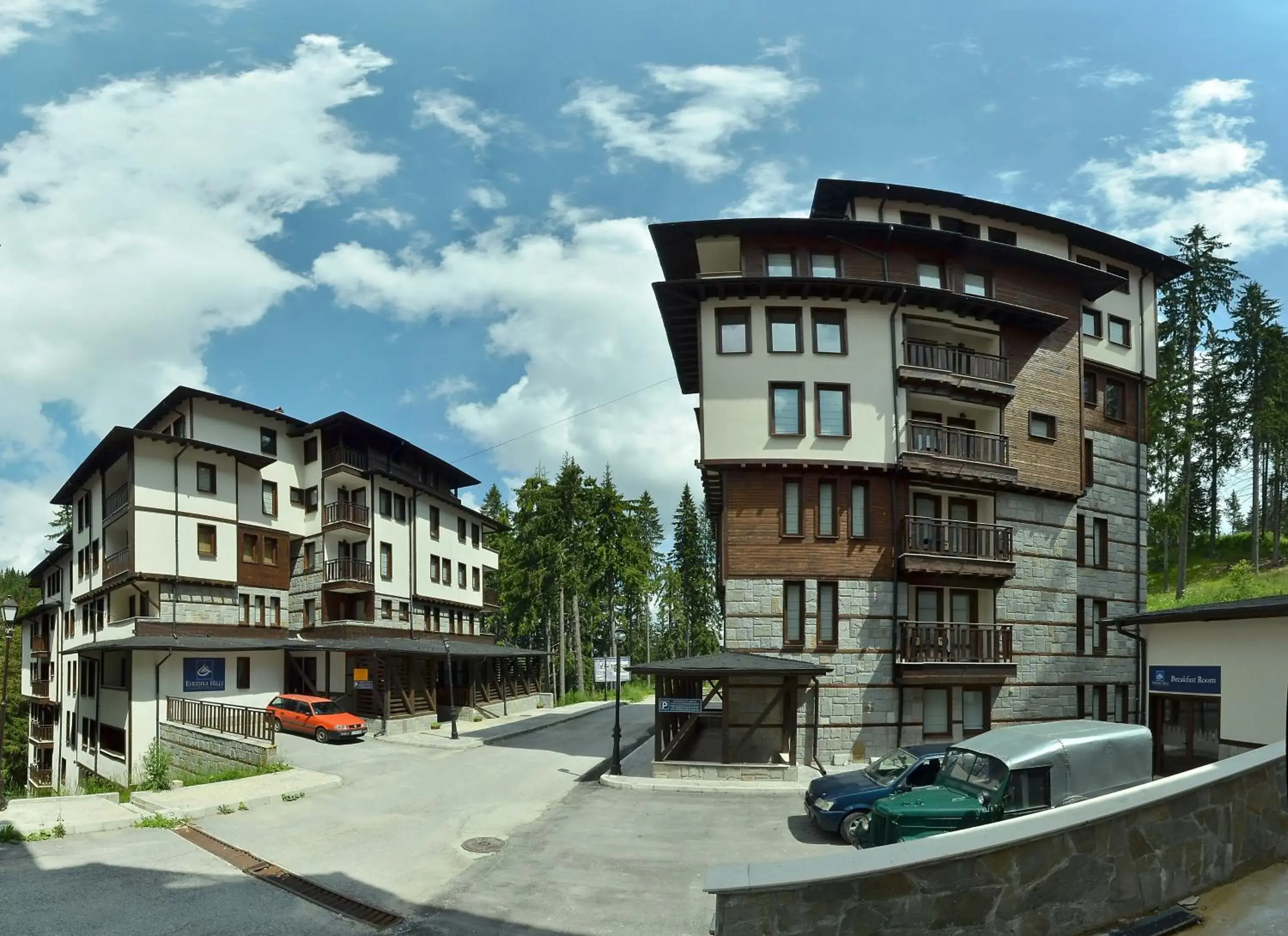 Facade/entrance in Green Life Family Apartments Pamporovo Facade/entrance in Green Life Family Apartments Pamporovo