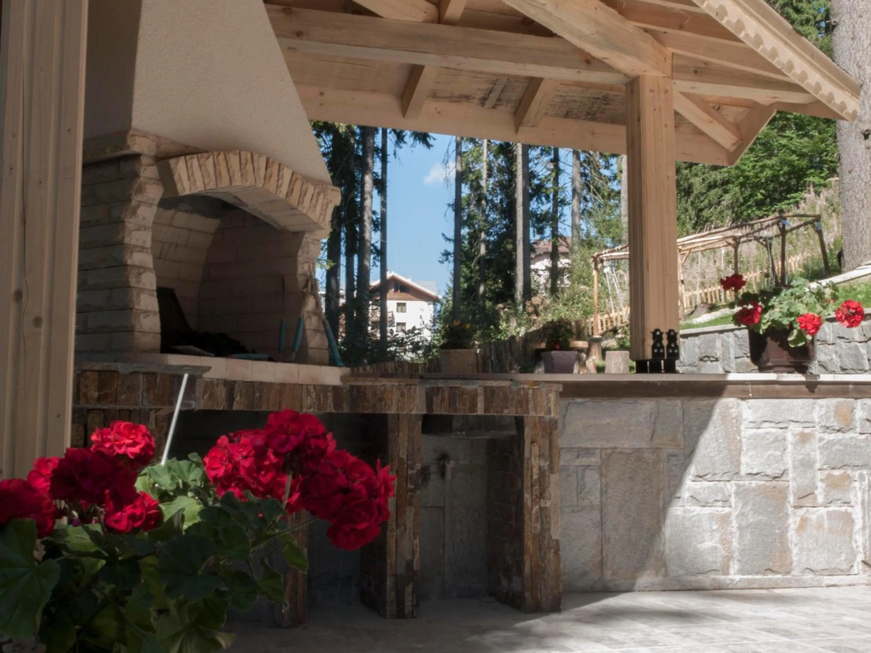 Garden in Green Life Family Apartments Pamporovo