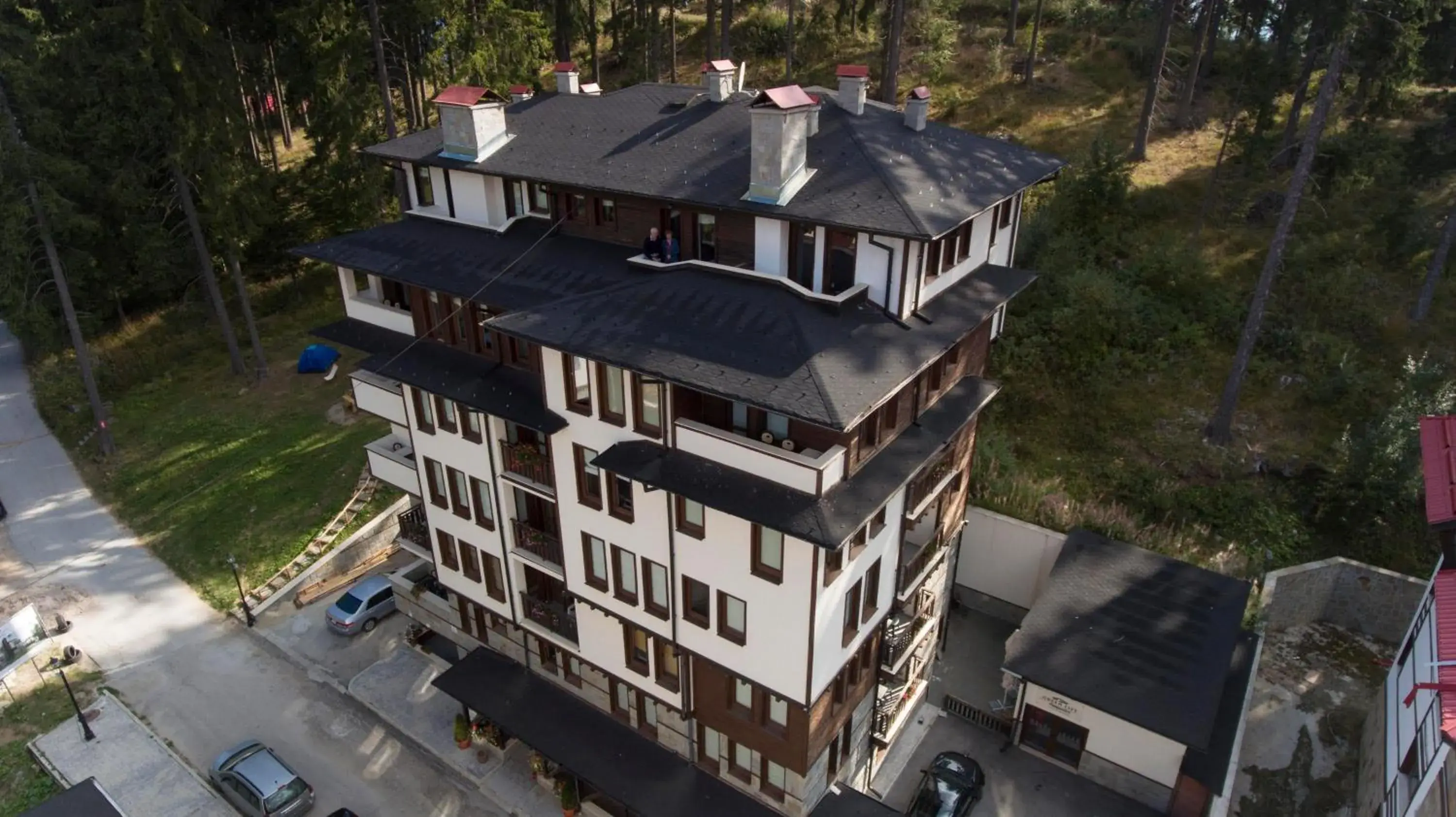 Property building in Green Life Family Apartments Pamporovo Property building in Green Life Family Apartments Pamporovo