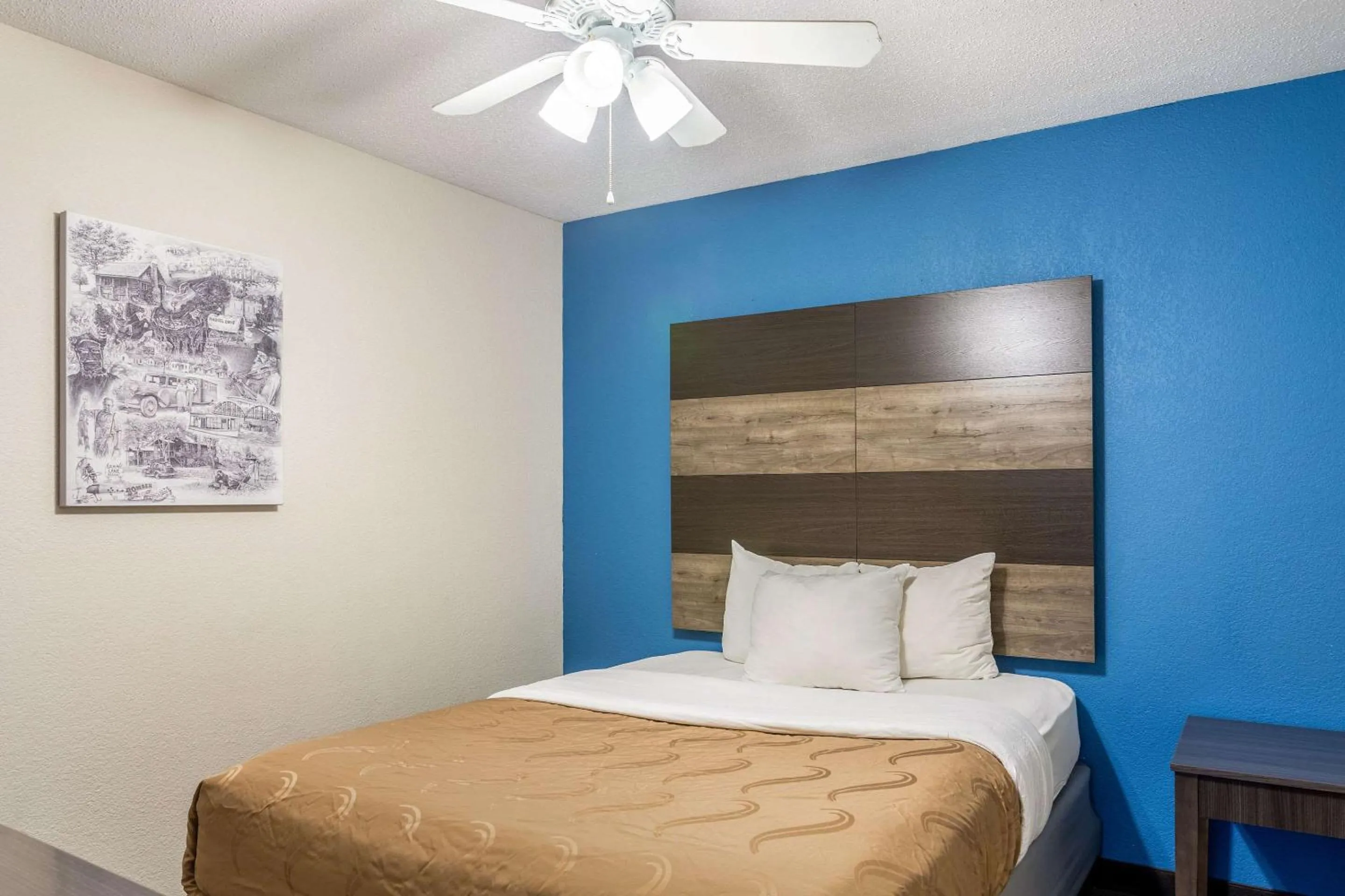 Bedroom, Bed in Quality Inn Branson On the Strip