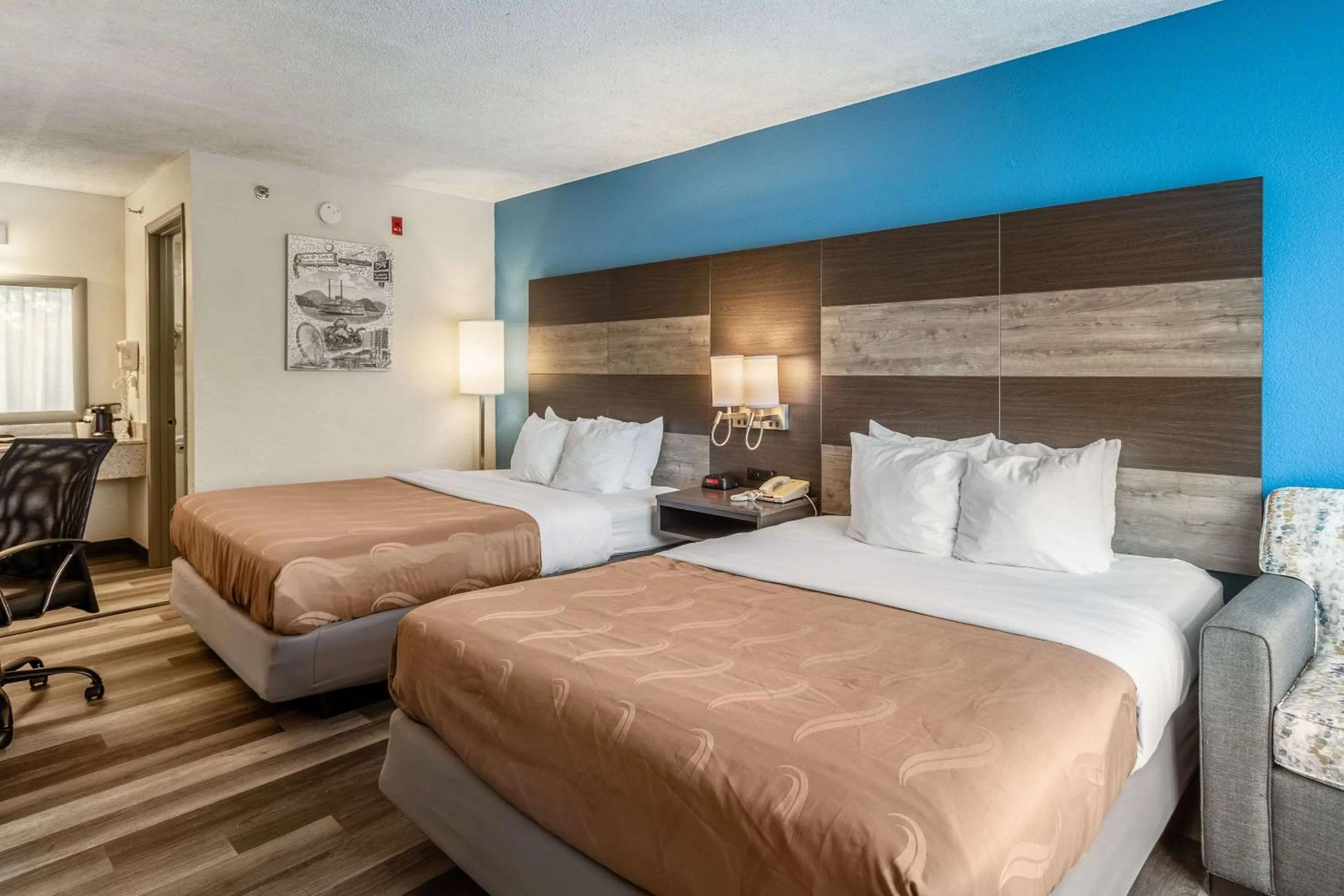 Bedroom, Bed in Quality Inn Branson On the Strip