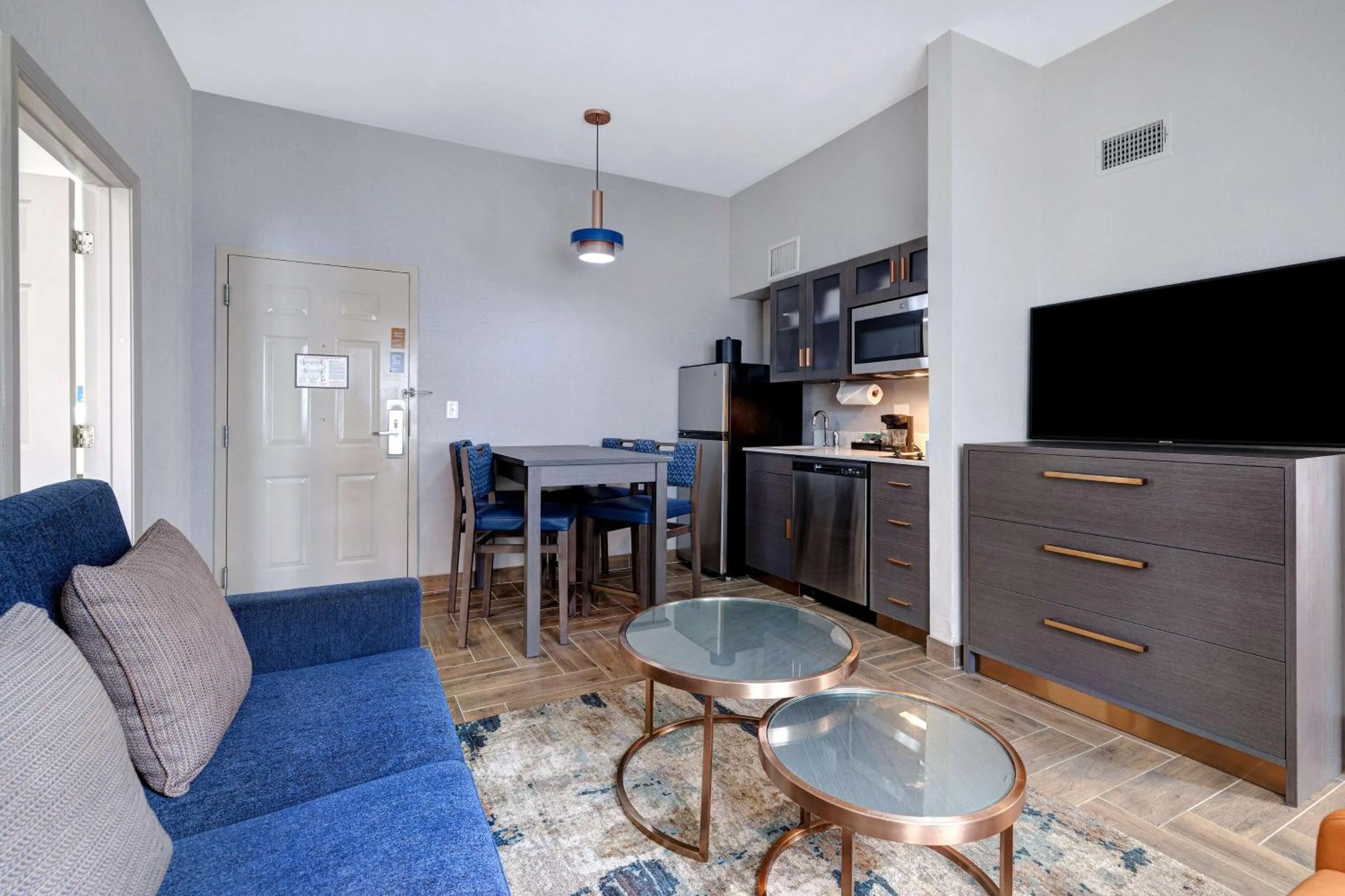 Living room in Homewood Suites by Hilton Jackson-Ridgeland