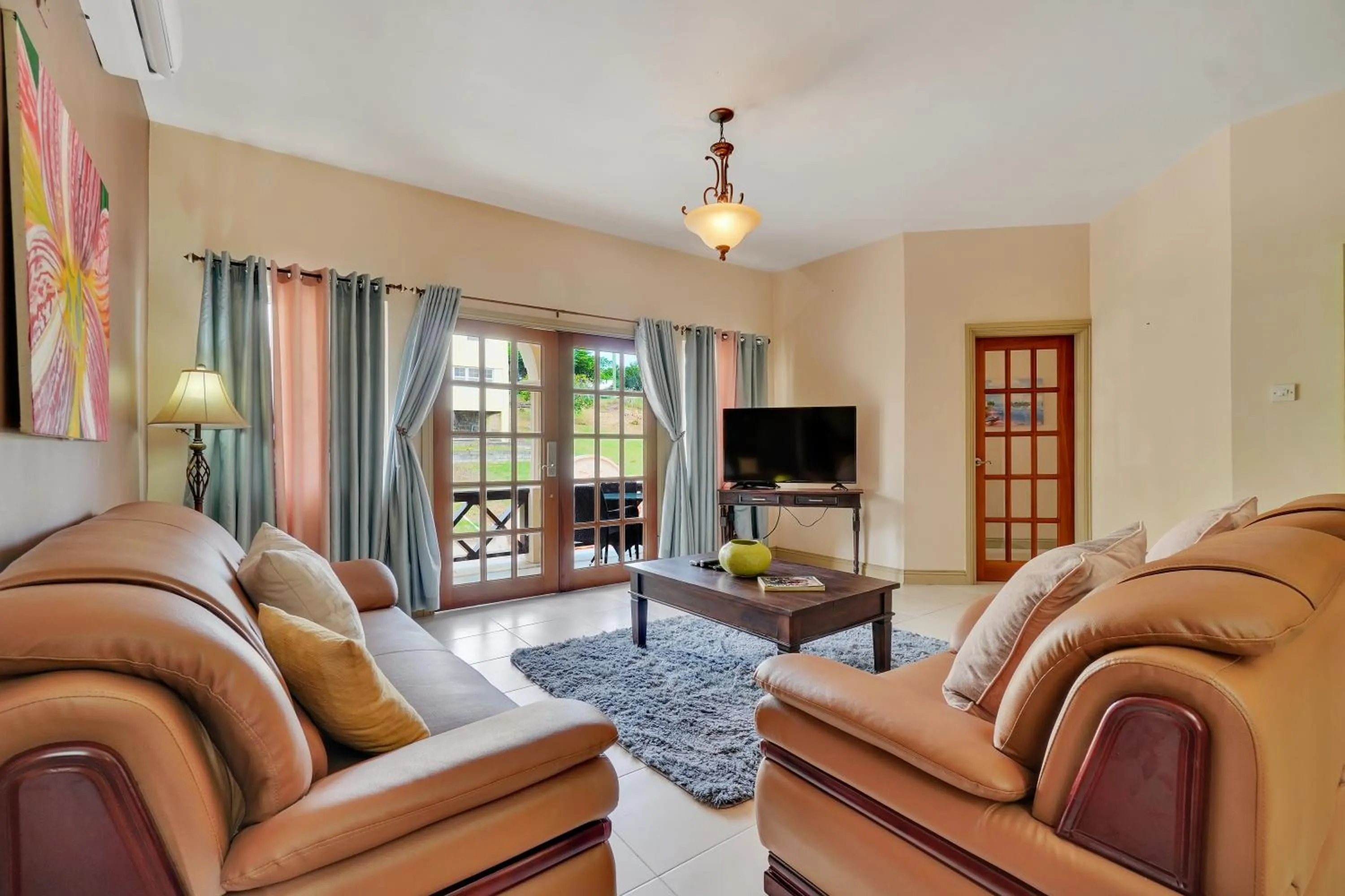 TV and multimedia in Mandela Court Suites Grenada