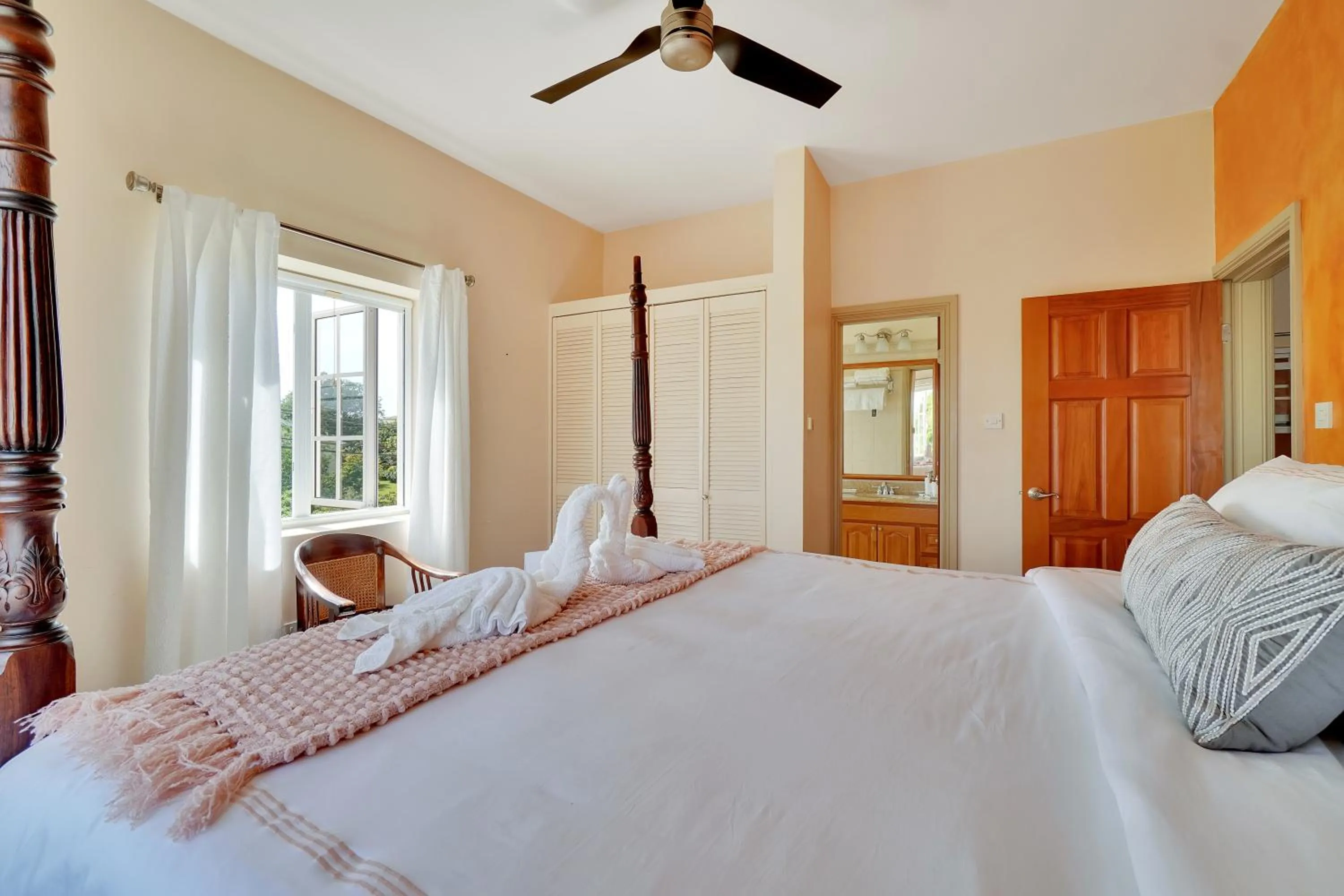 Bed in Mandela Court Suites Grenada