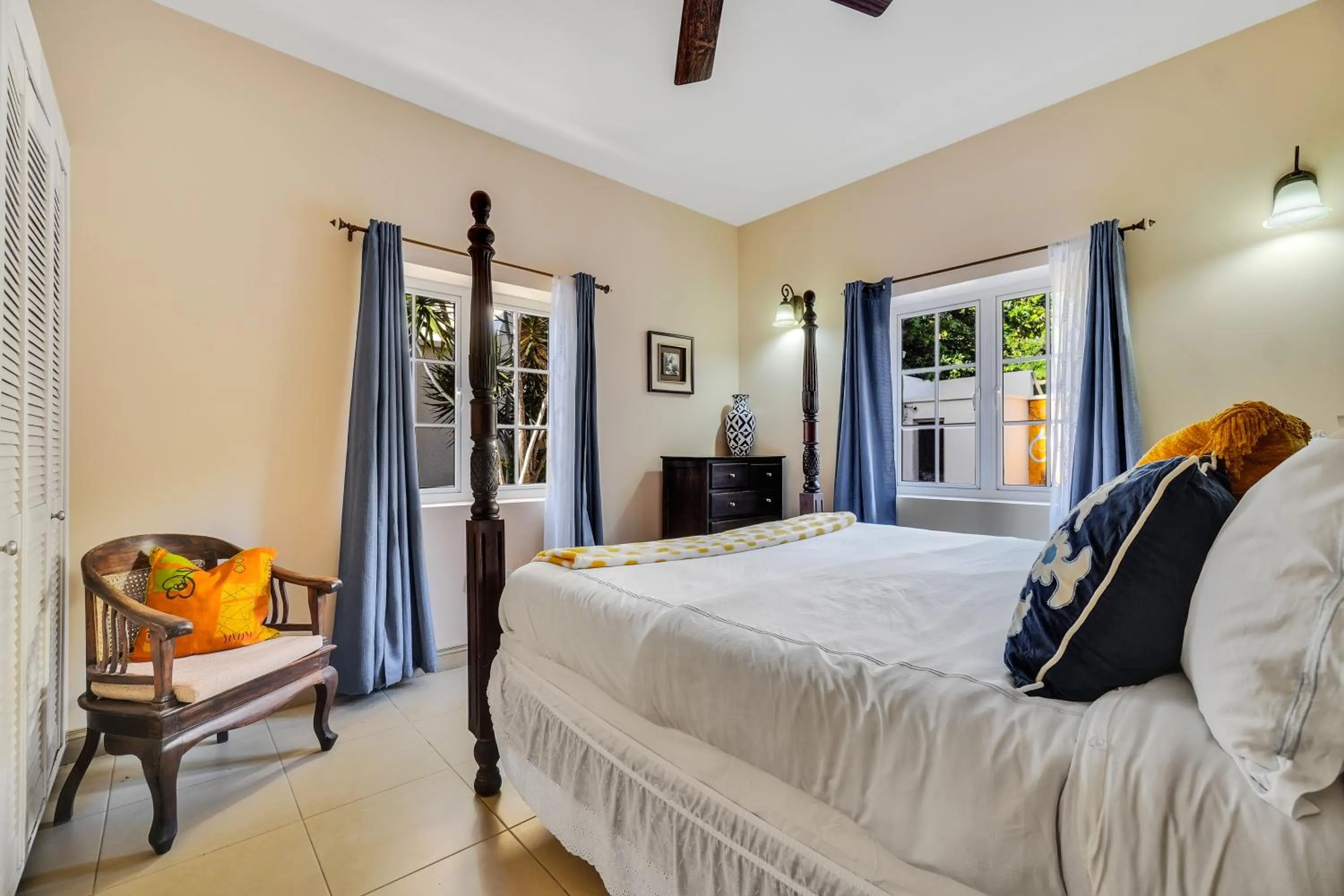 Bed in Mandela Court Suites Grenada