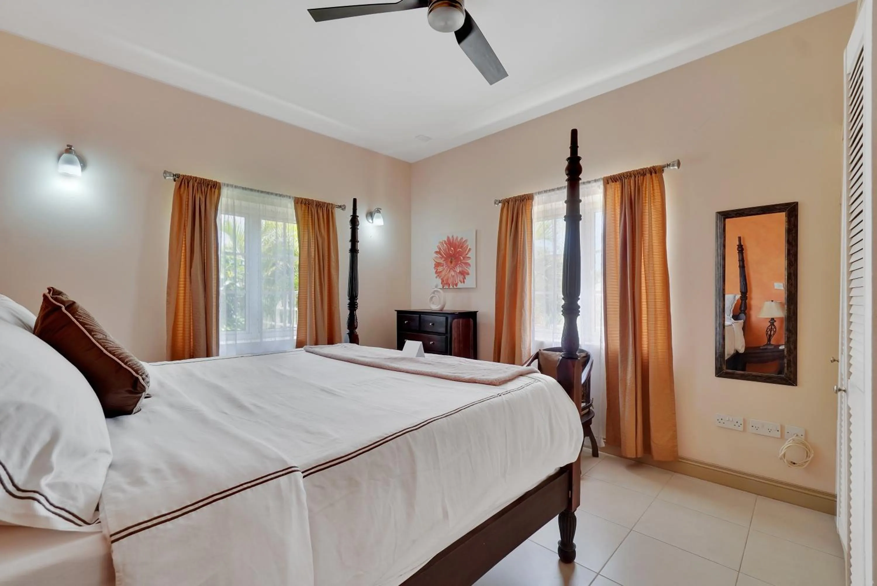 Bedroom, Bed in Mandela Court Suites Grenada