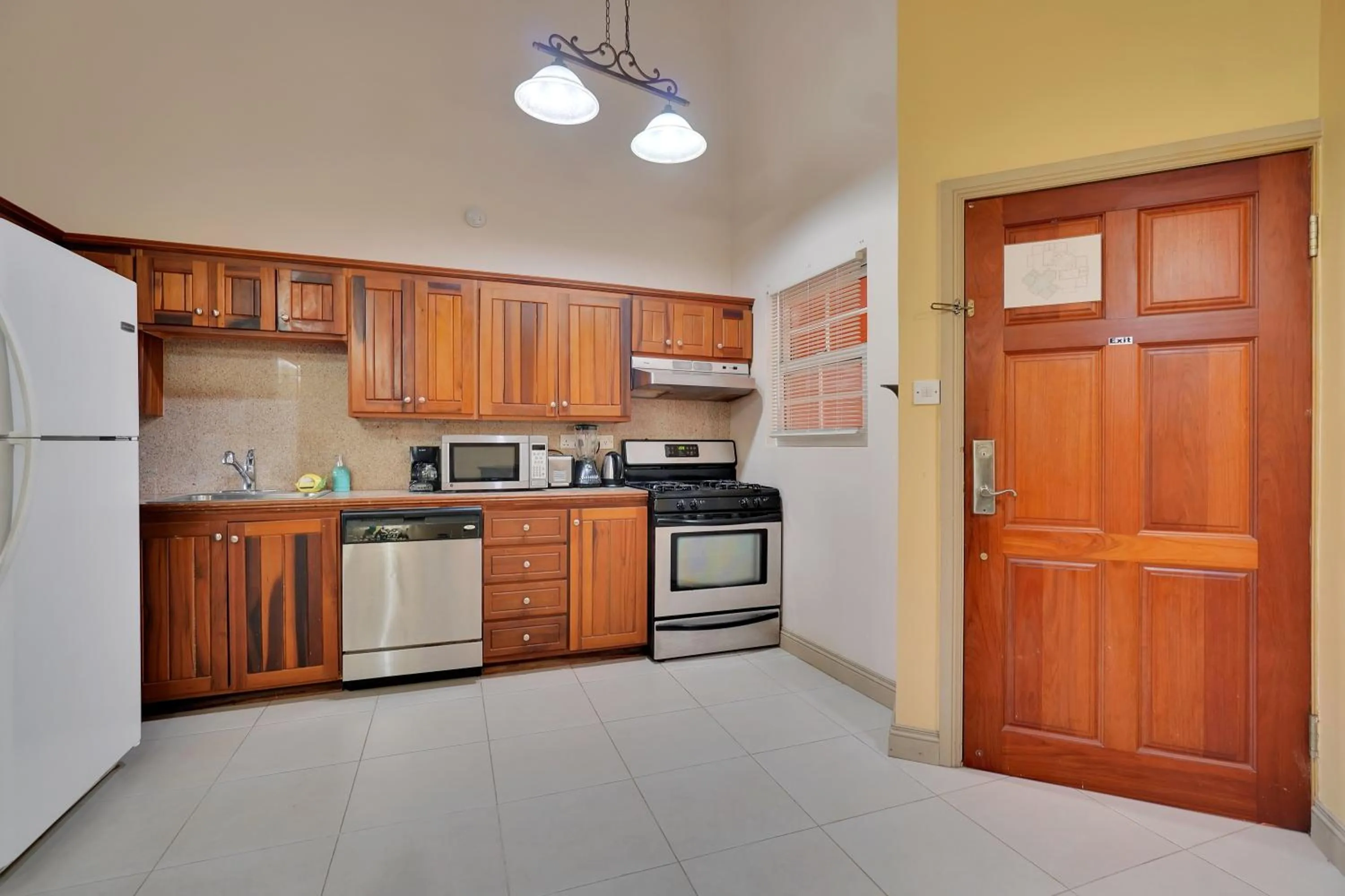 Coffee/tea facilities in Mandela Court Suites Grenada