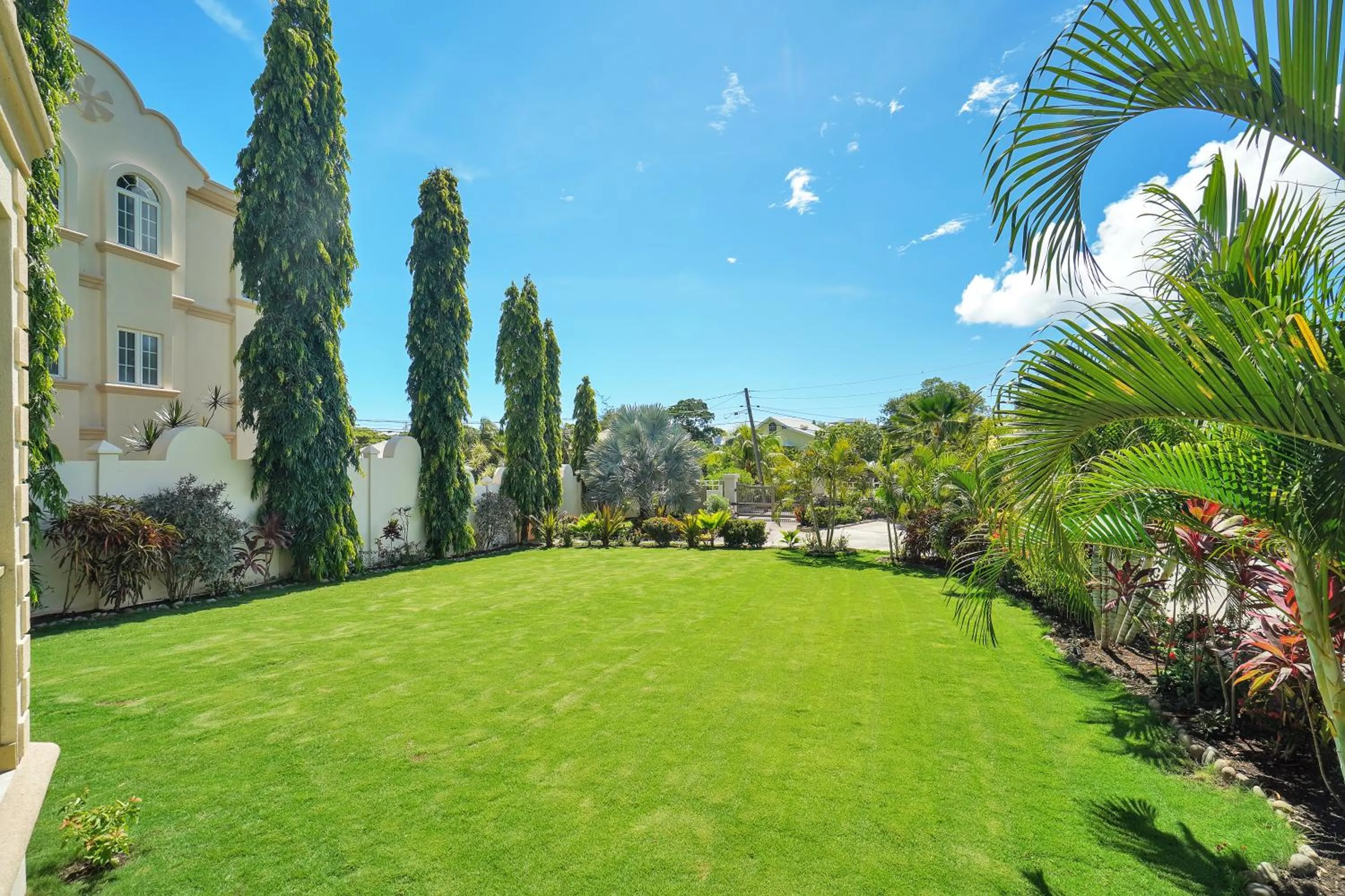 Day in Mandela Court Suites Grenada