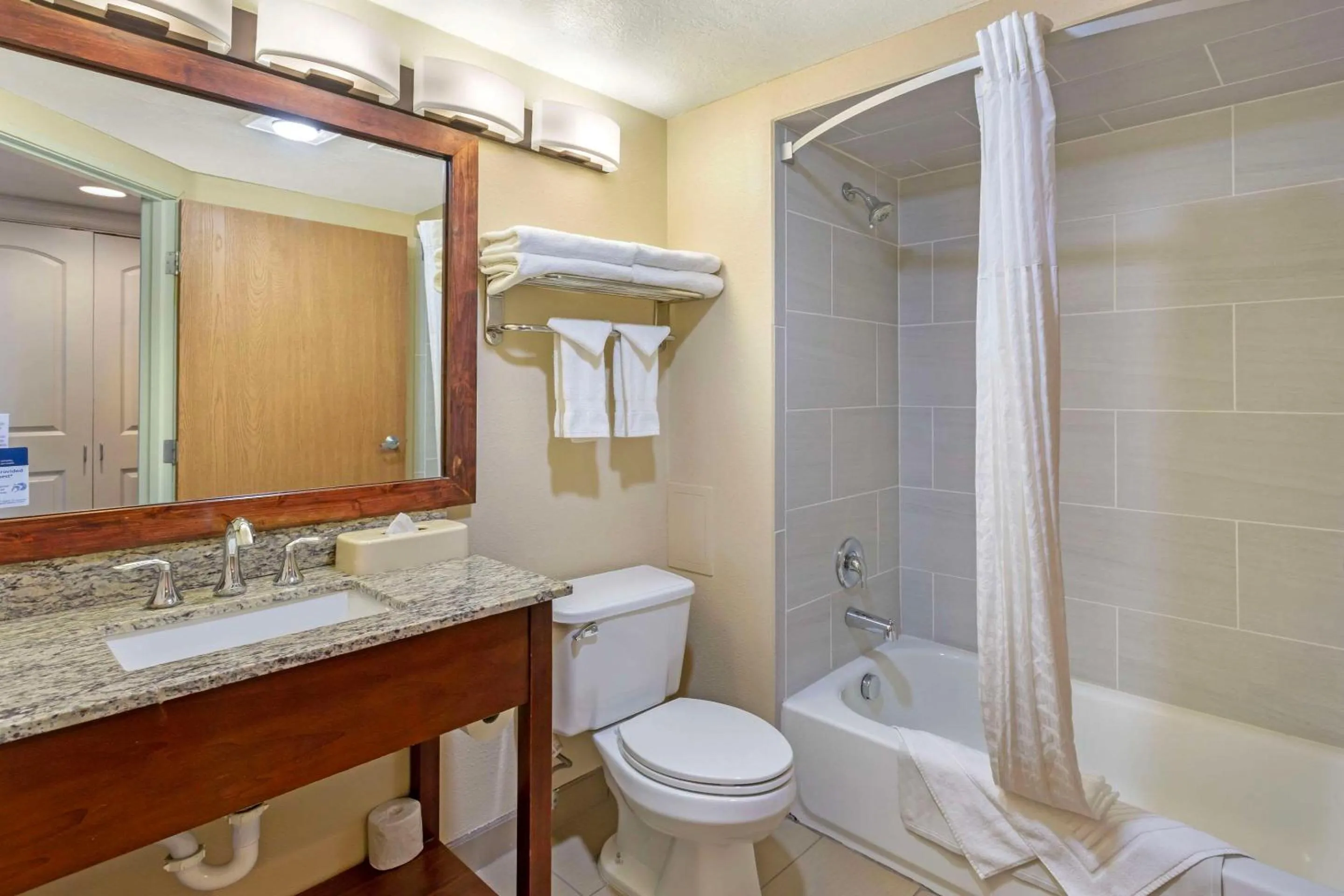 Bedroom in Comfort Inn Richfield I-70