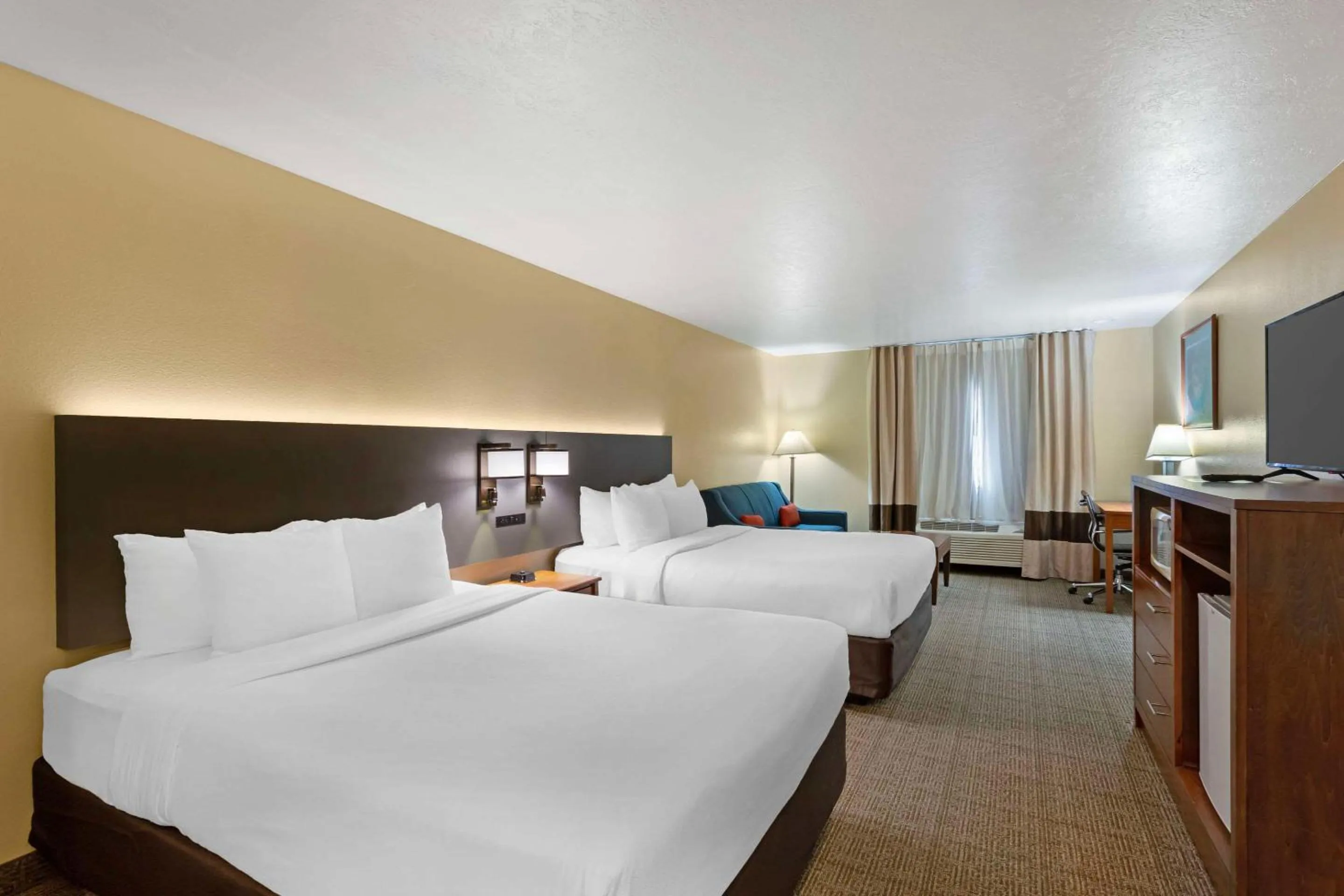 Bedroom, Bed in Comfort Inn Richfield I-70