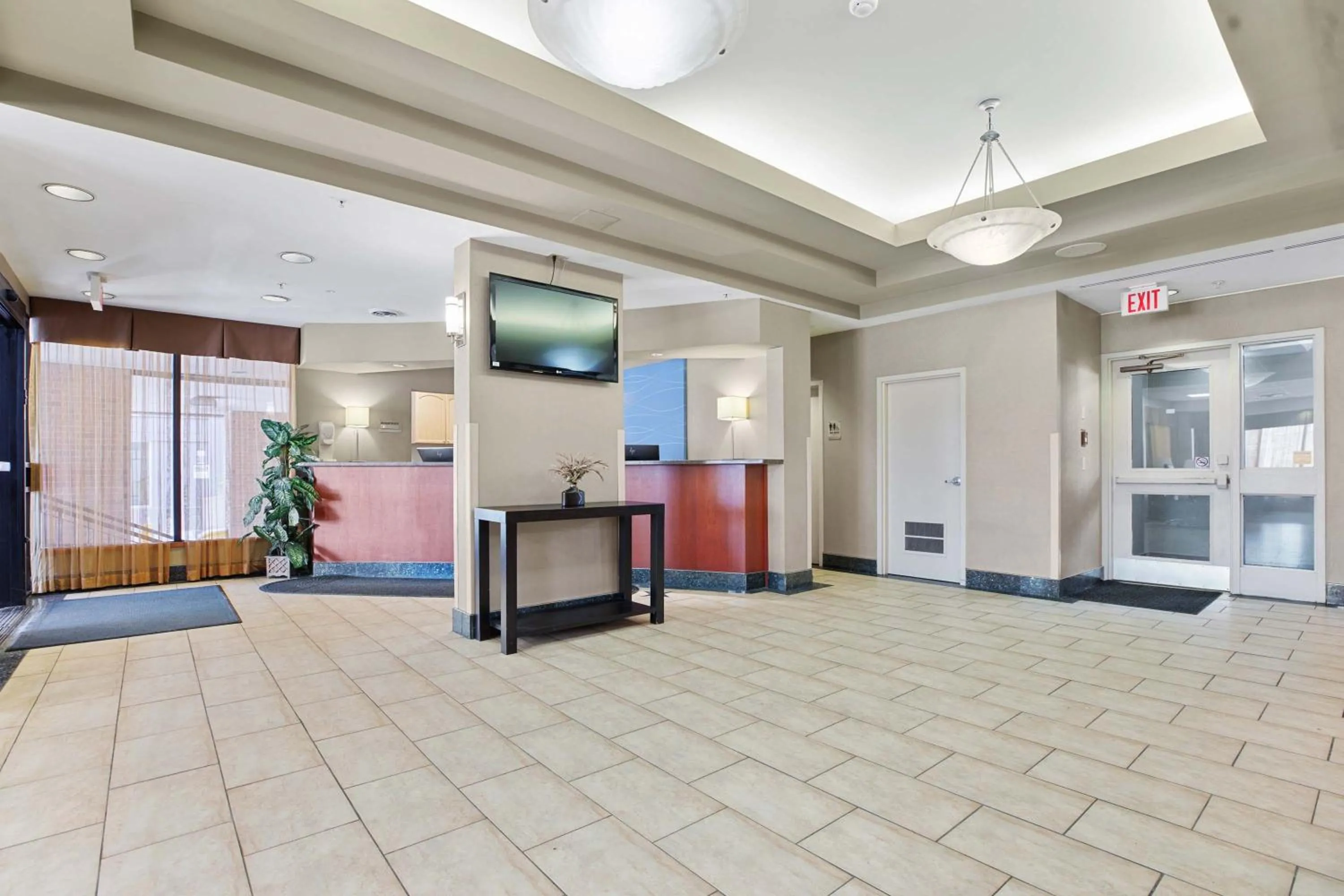 Lobby or reception in Sandman Hotel & Suites London Downtown