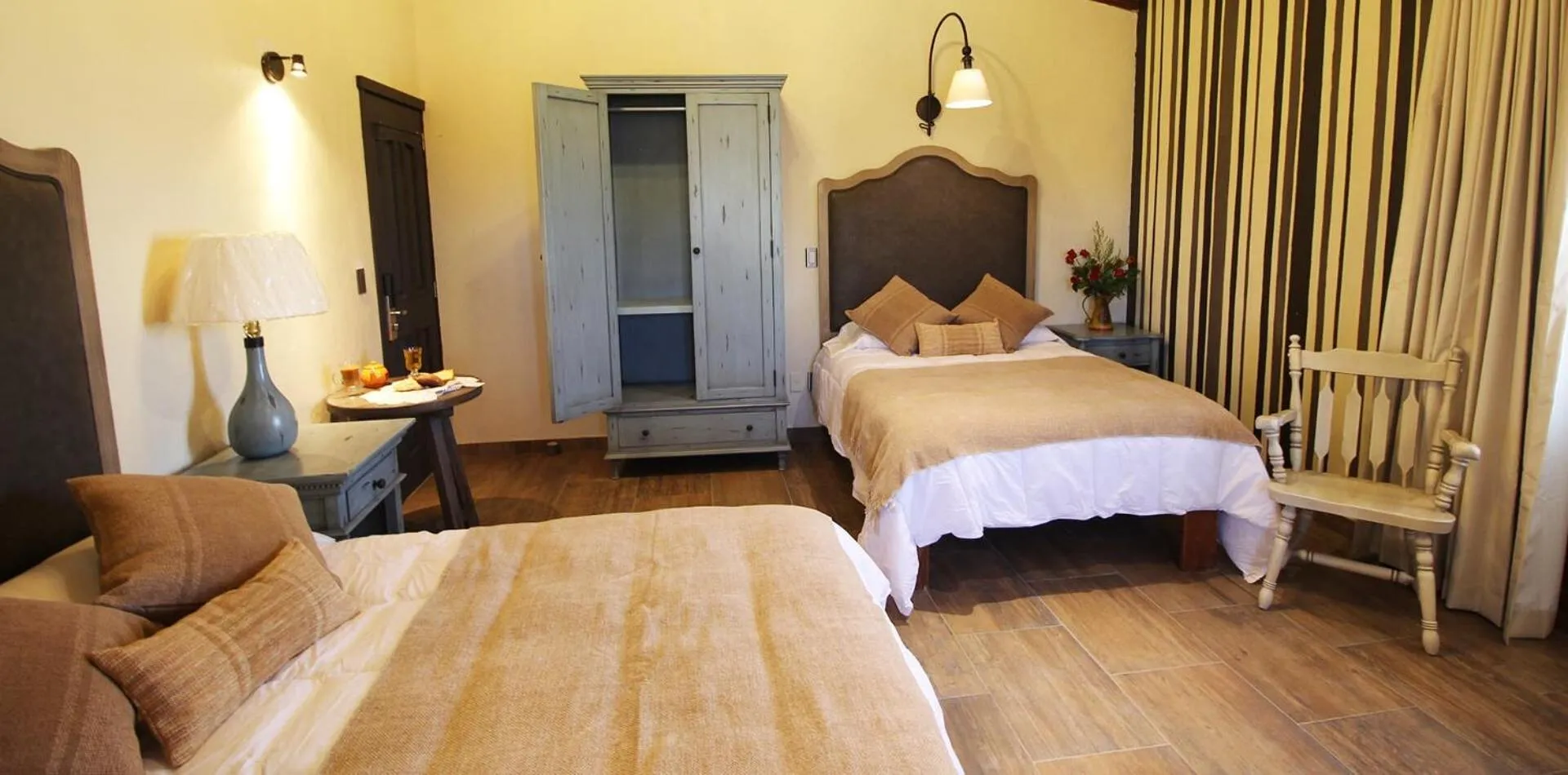 Superior Twin Room with City View in Alondra Hotel Boutique