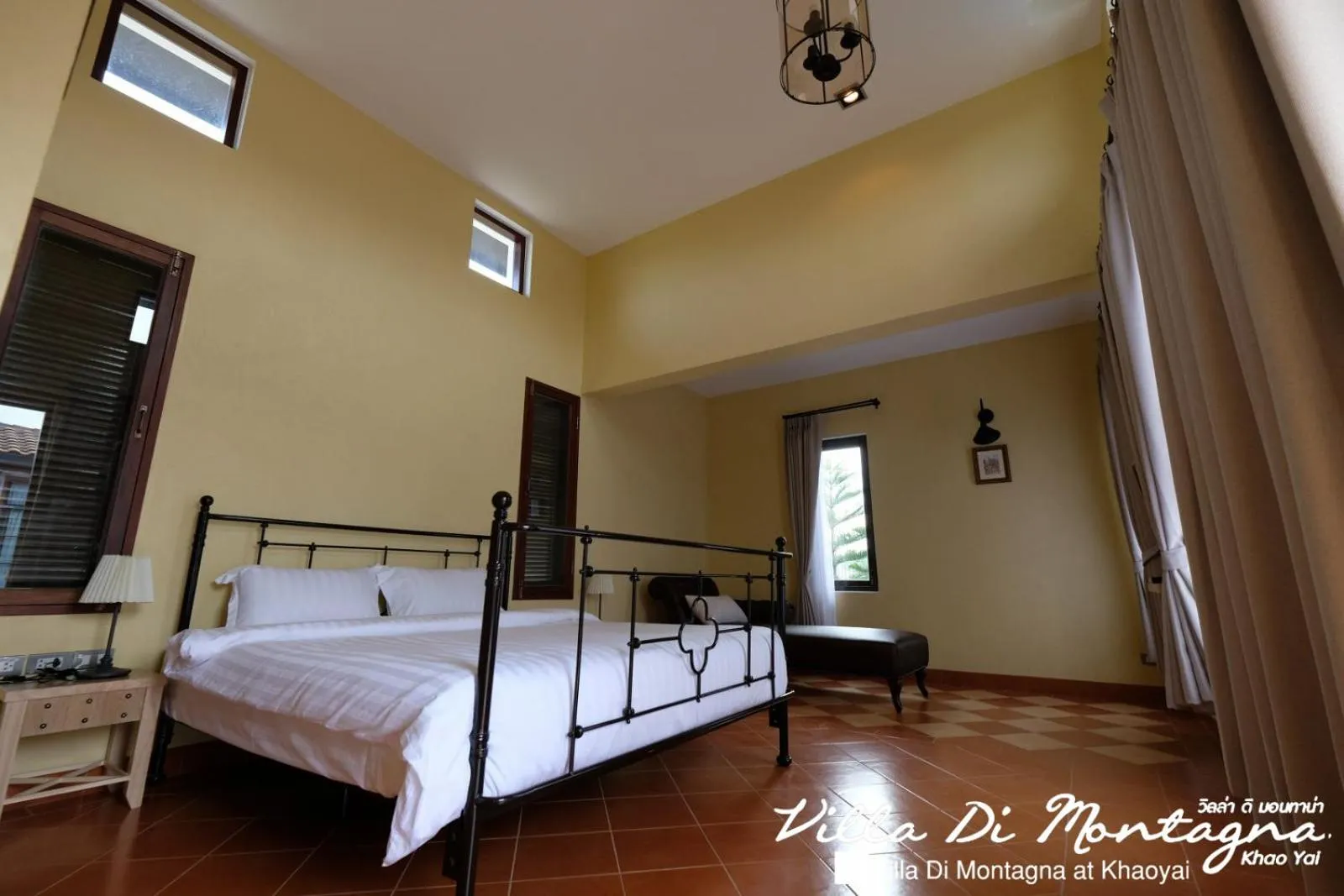 Bed in Villa Di Montagna at Khaoyai