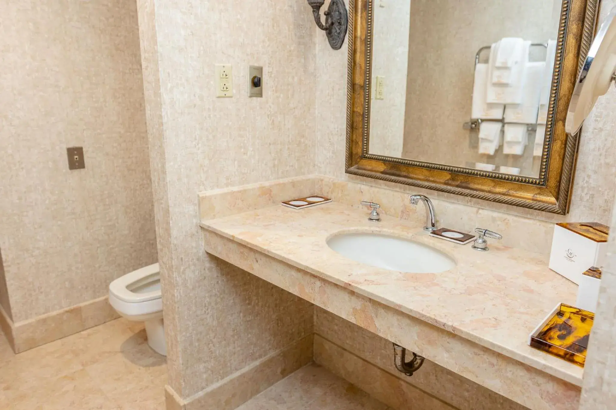 King Room - Disability Access in Chateau Merrimack Hotel & Spa King Room - Disability Access in Chateau Merrimack Hotel & Spa