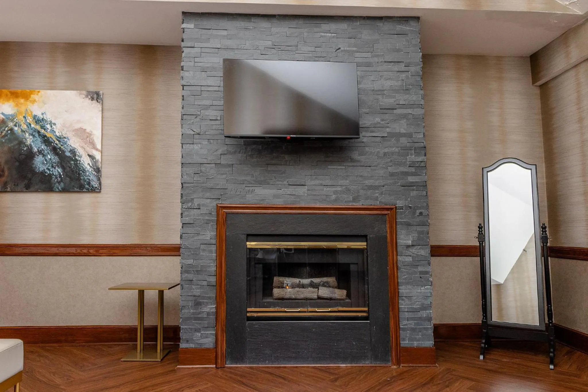 Bedroom in Chateau Merrimack Hotel & Spa