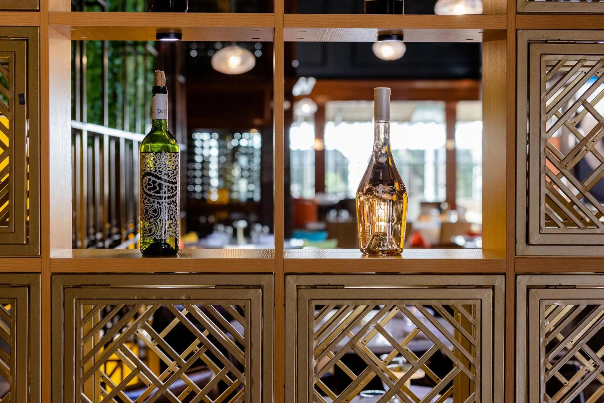 Lounge or bar in Chateau Merrimack Hotel & Spa