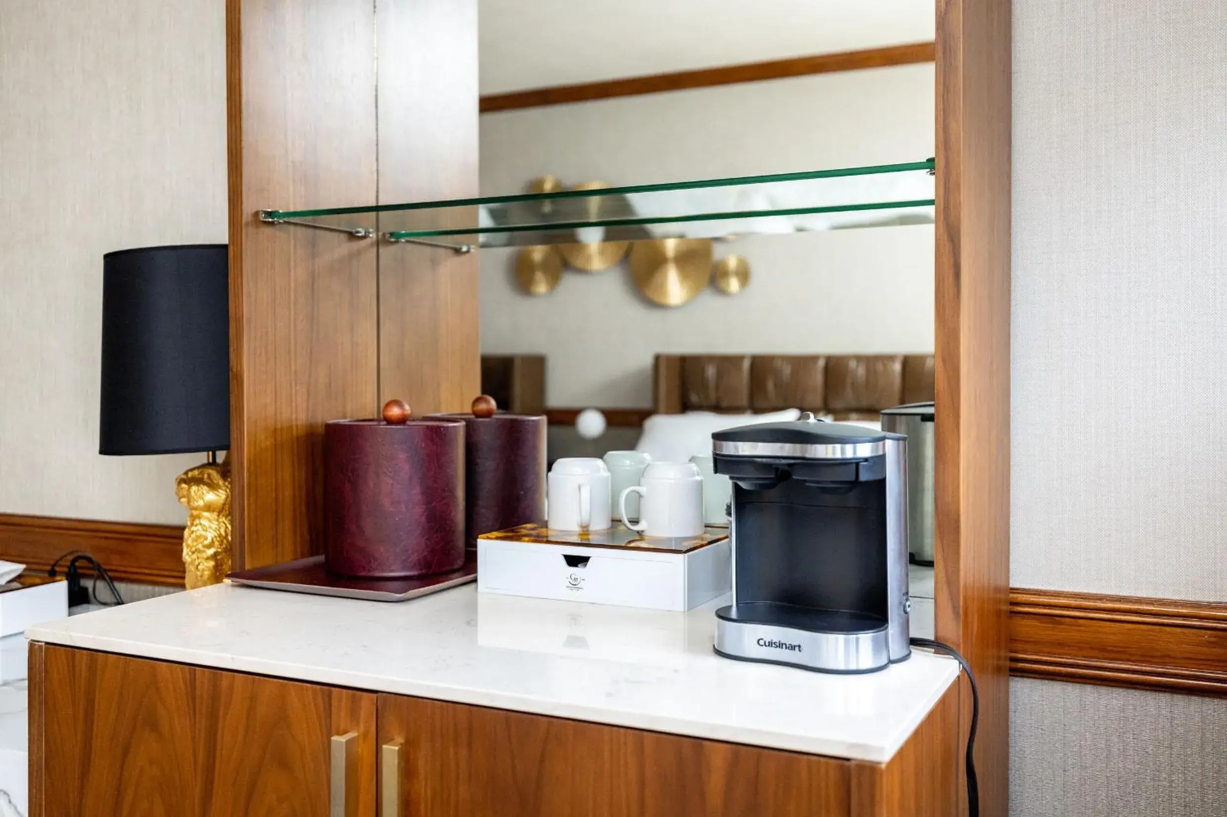 Deluxe Queen Room with Two Queen Beds in Chateau Merrimack Hotel & Spa Deluxe Queen Room with Two Queen Beds in Chateau Merrimack Hotel & Spa