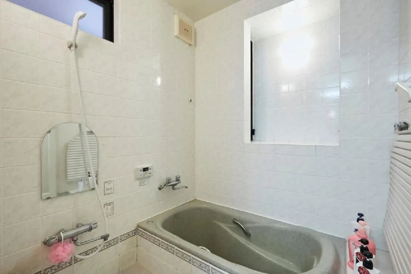 Shower in F1-Upmarket Huose in Shinjuku
