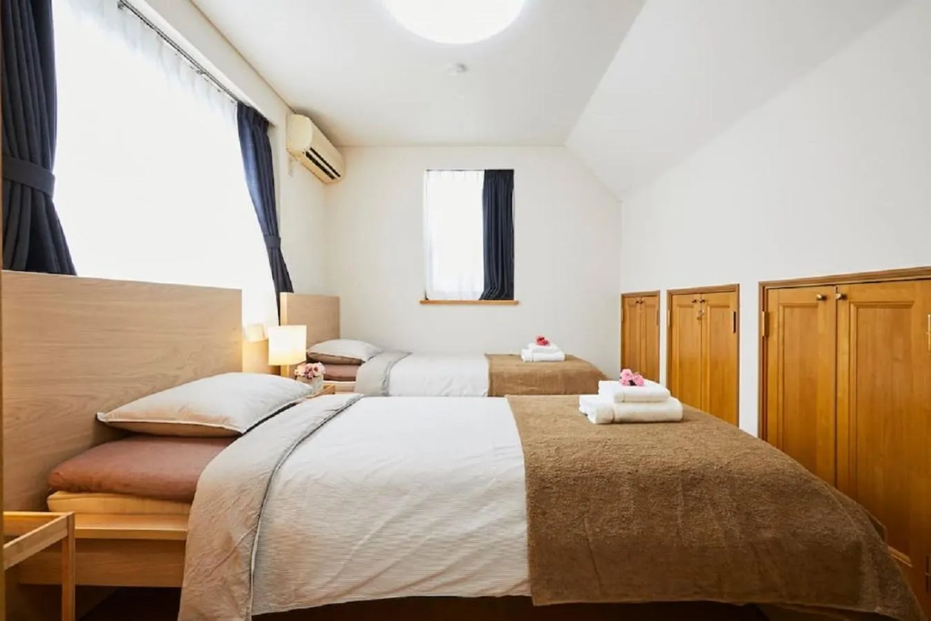 Photo of the whole room, Bed in F1-Upmarket Huose in Shinjuku
