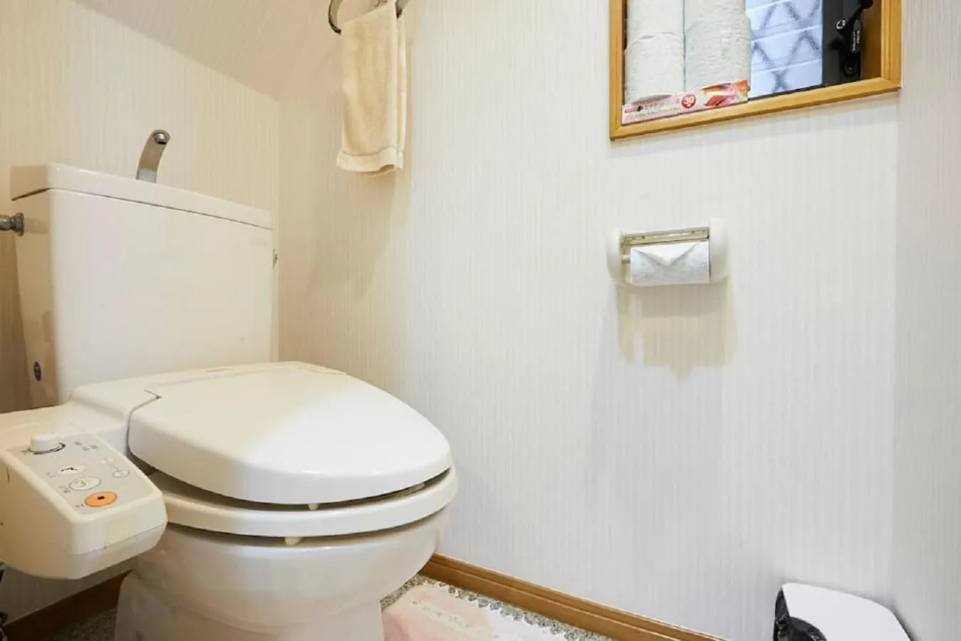 Toilet in F1-Upmarket Huose in Shinjuku