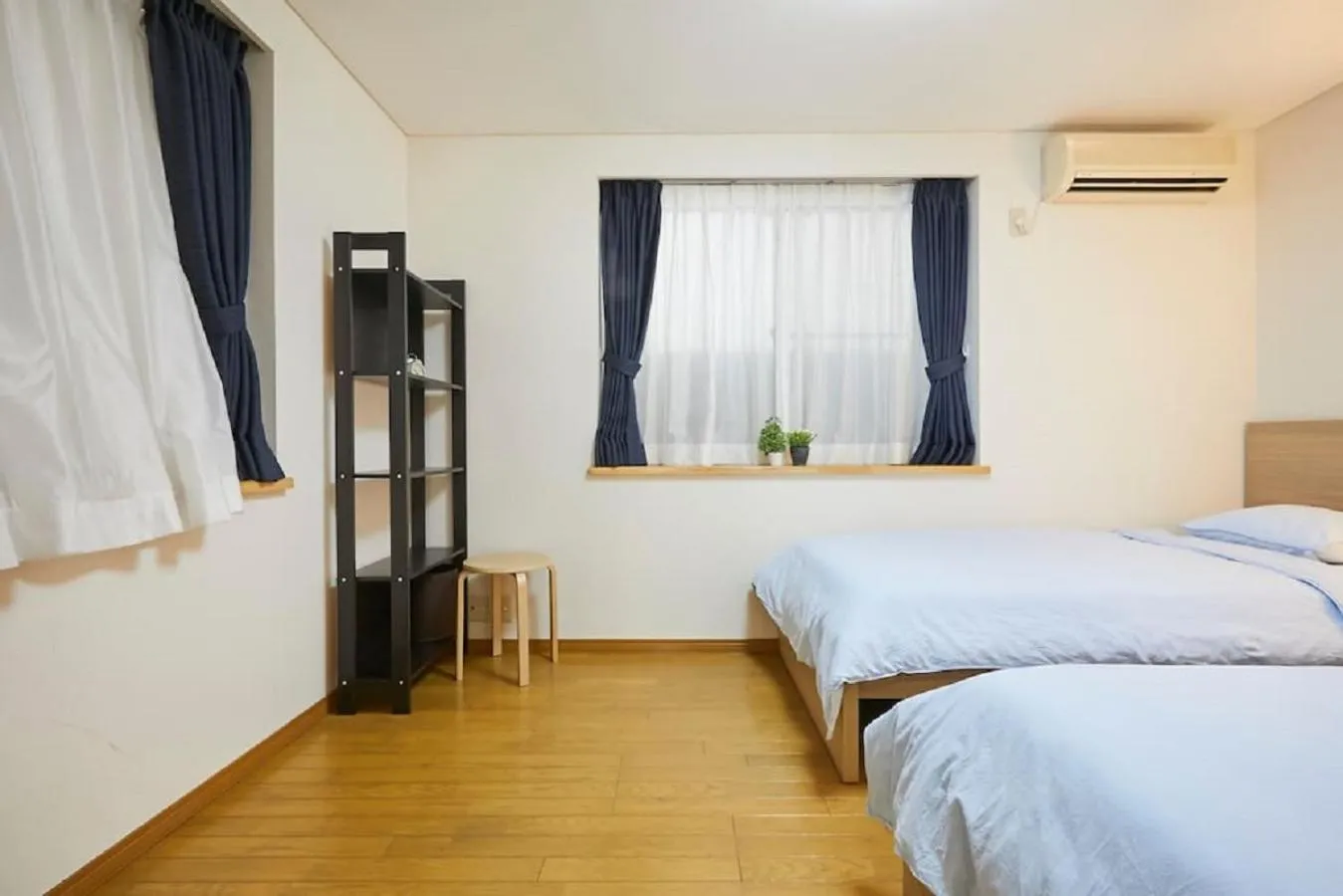 Bed in F1-Upmarket Huose in Shinjuku