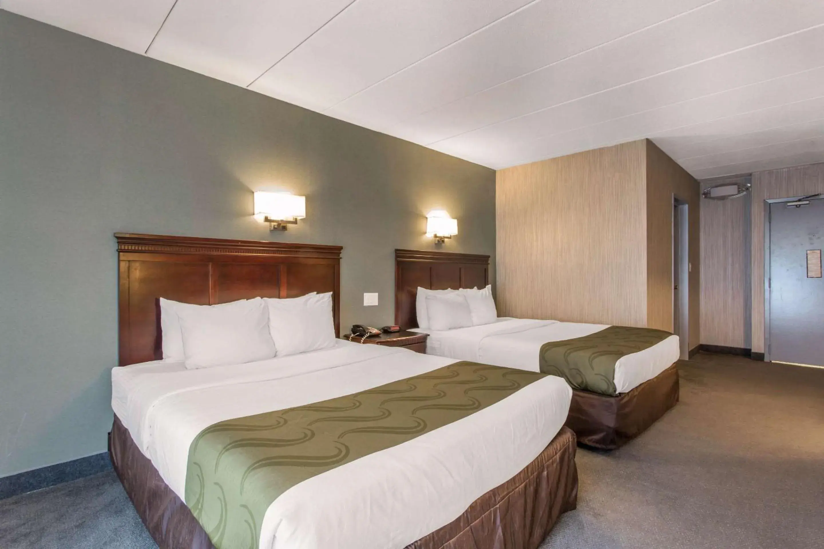 Bedroom, Bed in Quality Inn West Springfield Bedroom, Bed in Quality Inn West Springfield