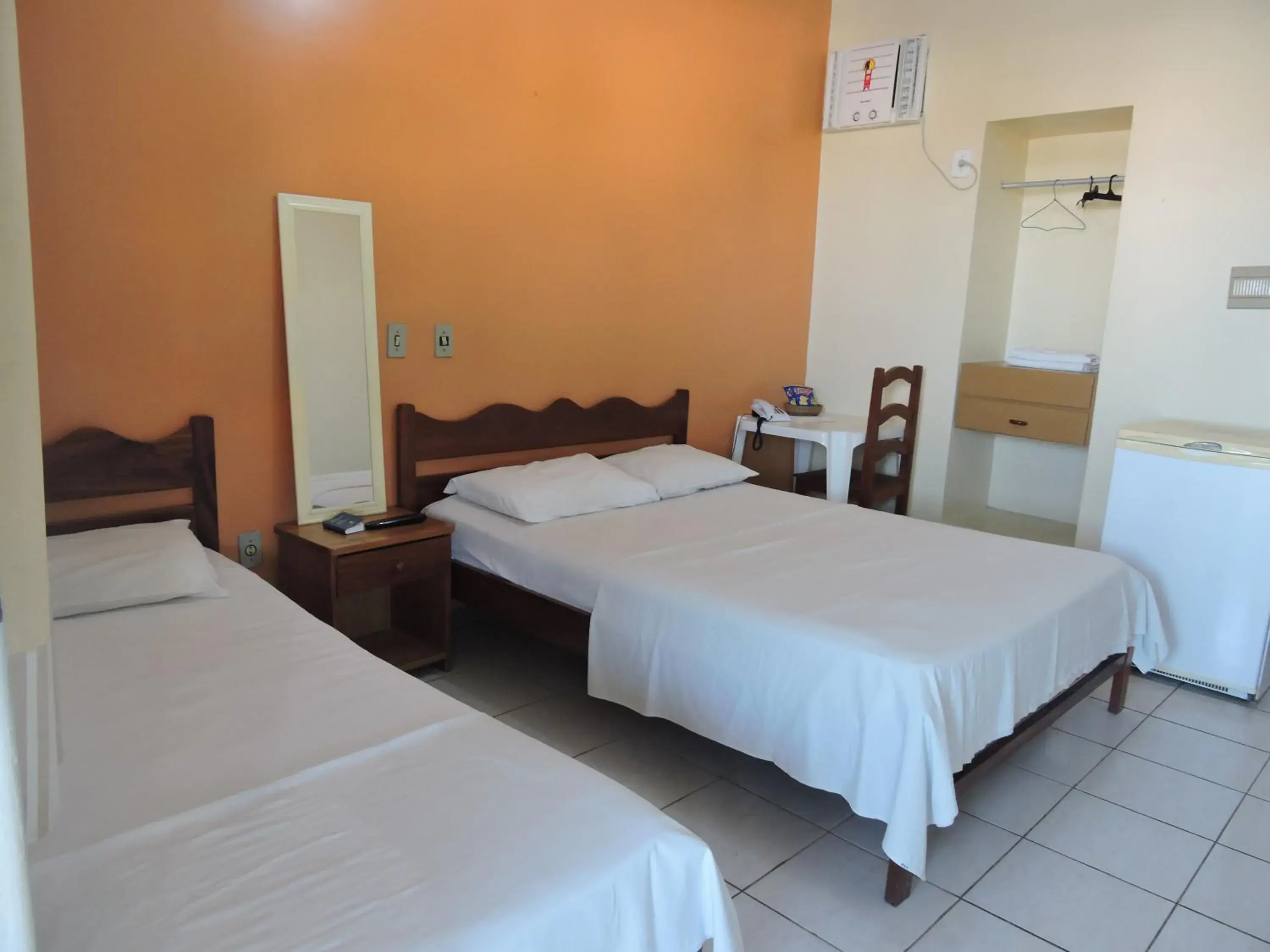 Triple Room in Pousada Raio de Sol Triple Room in Pousada Raio de Sol