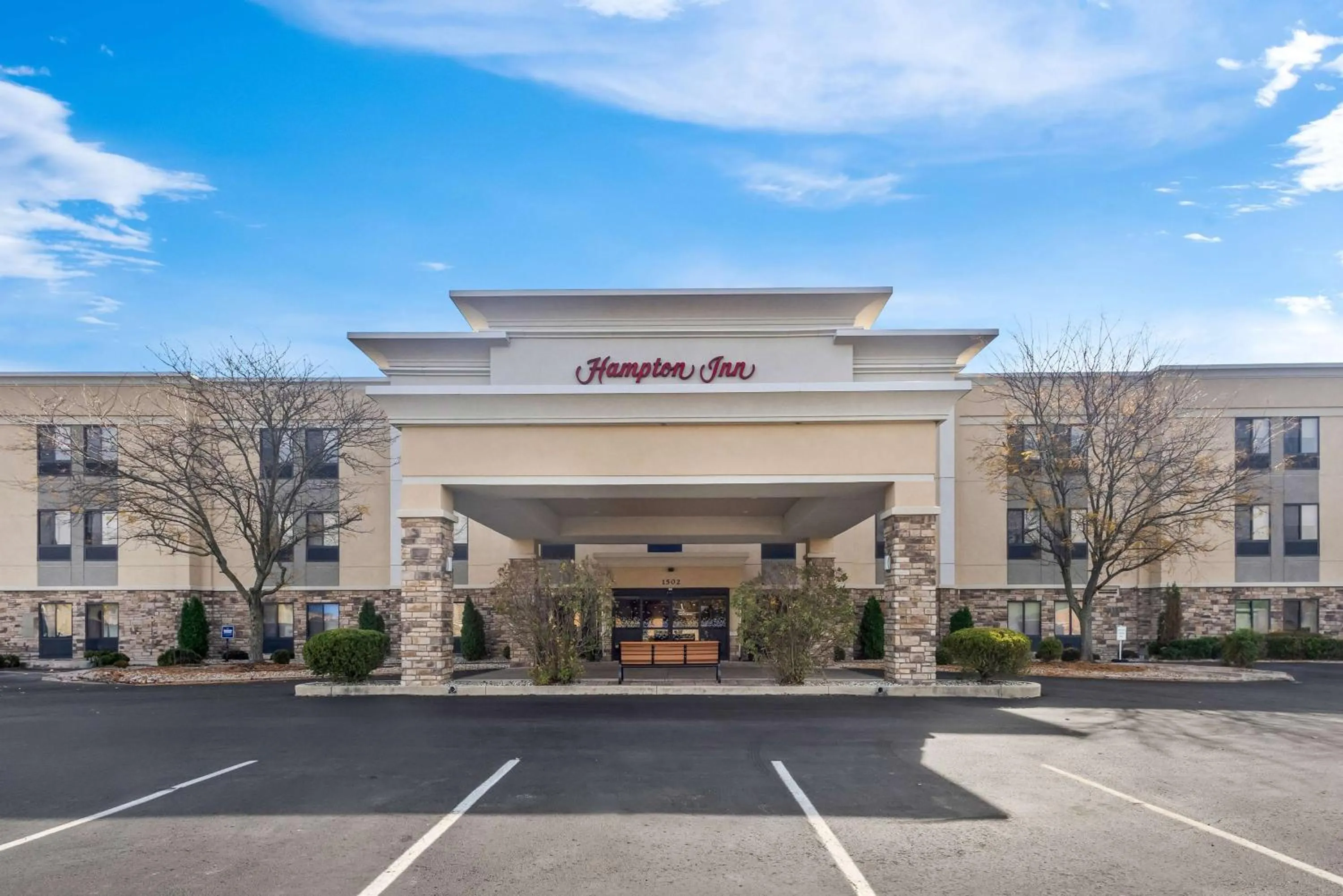 Property building in Hampton Inn Marion