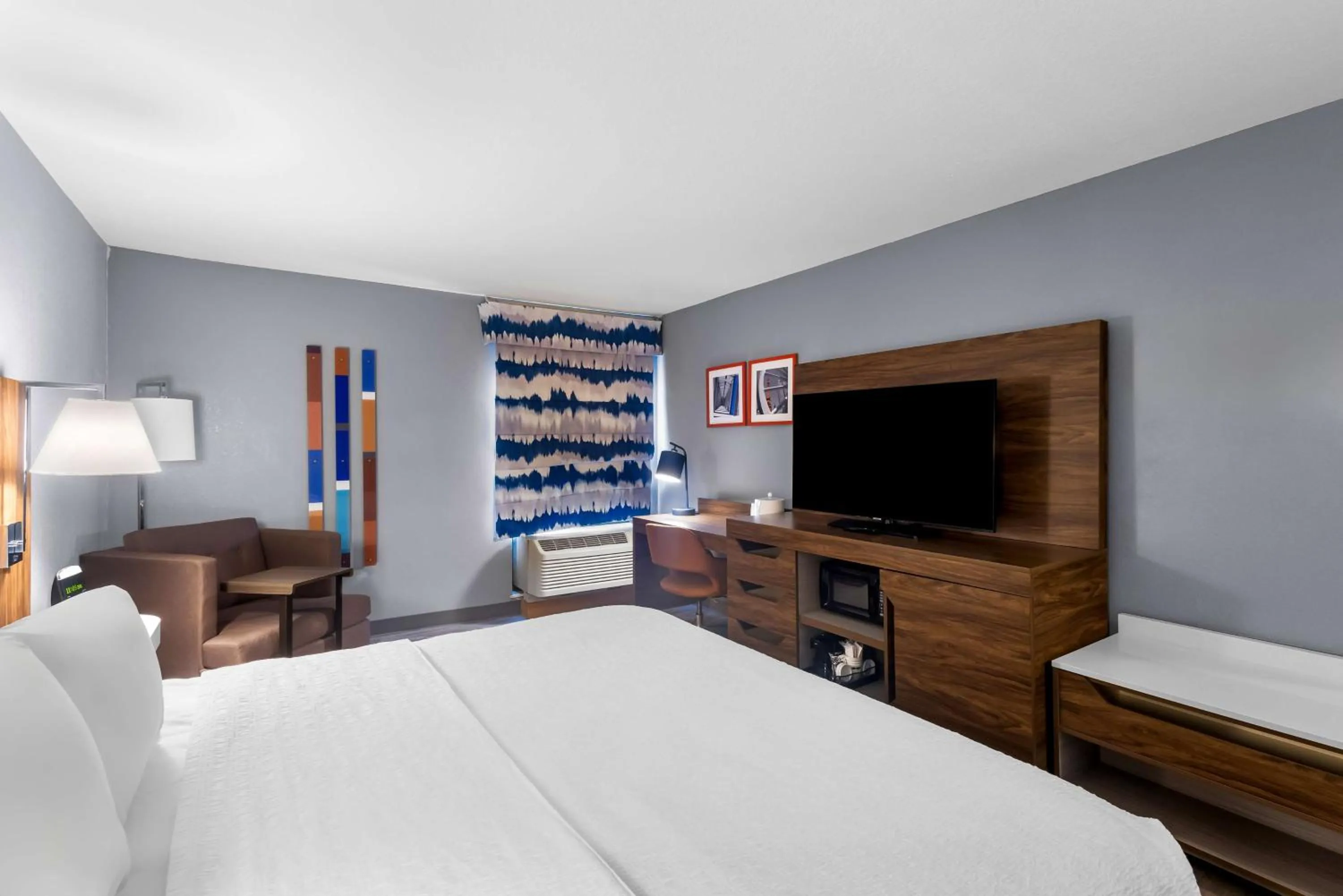 Bed in Hampton Inn Marion