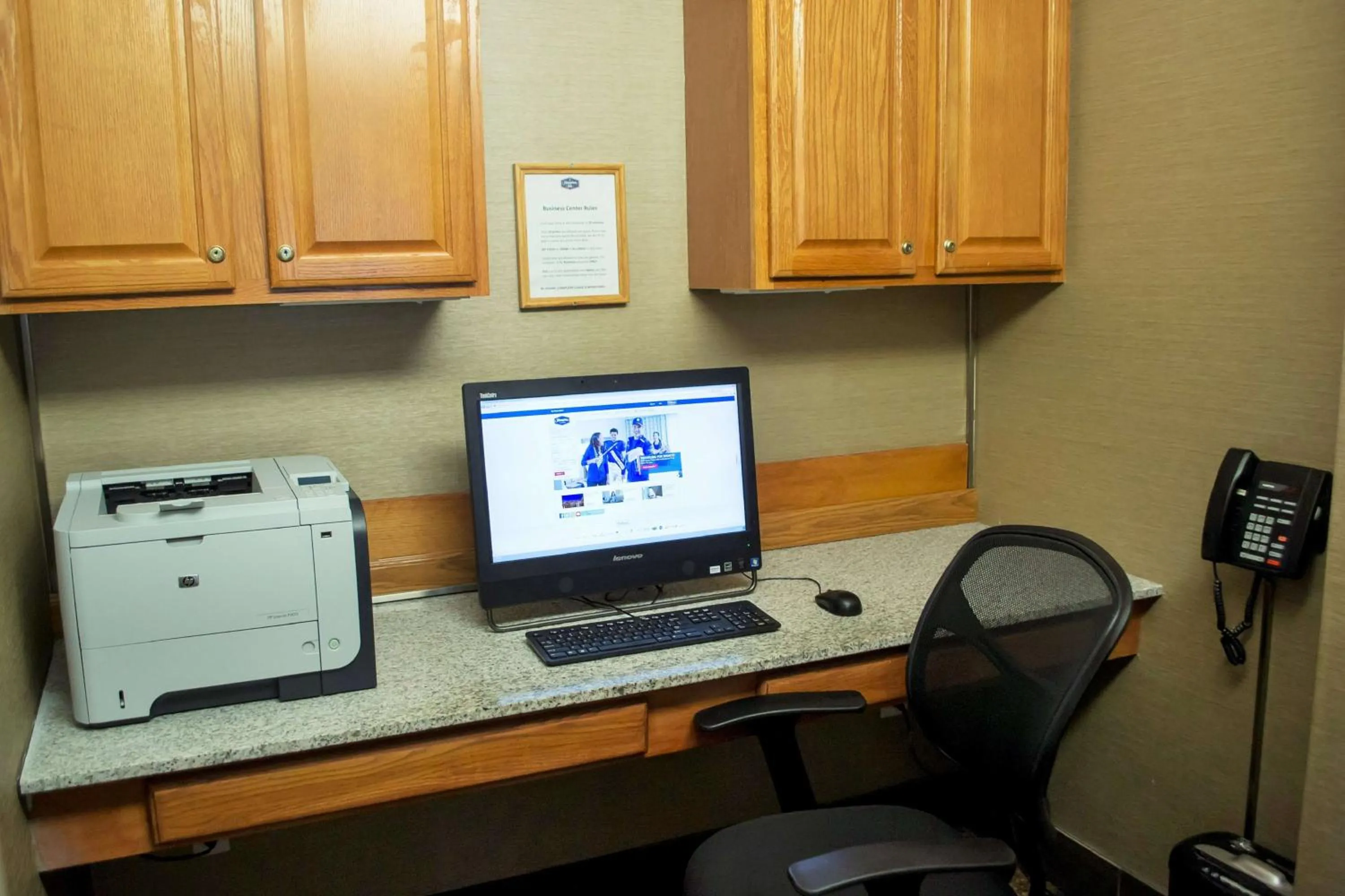 Business facilities in Hampton Inn Marion