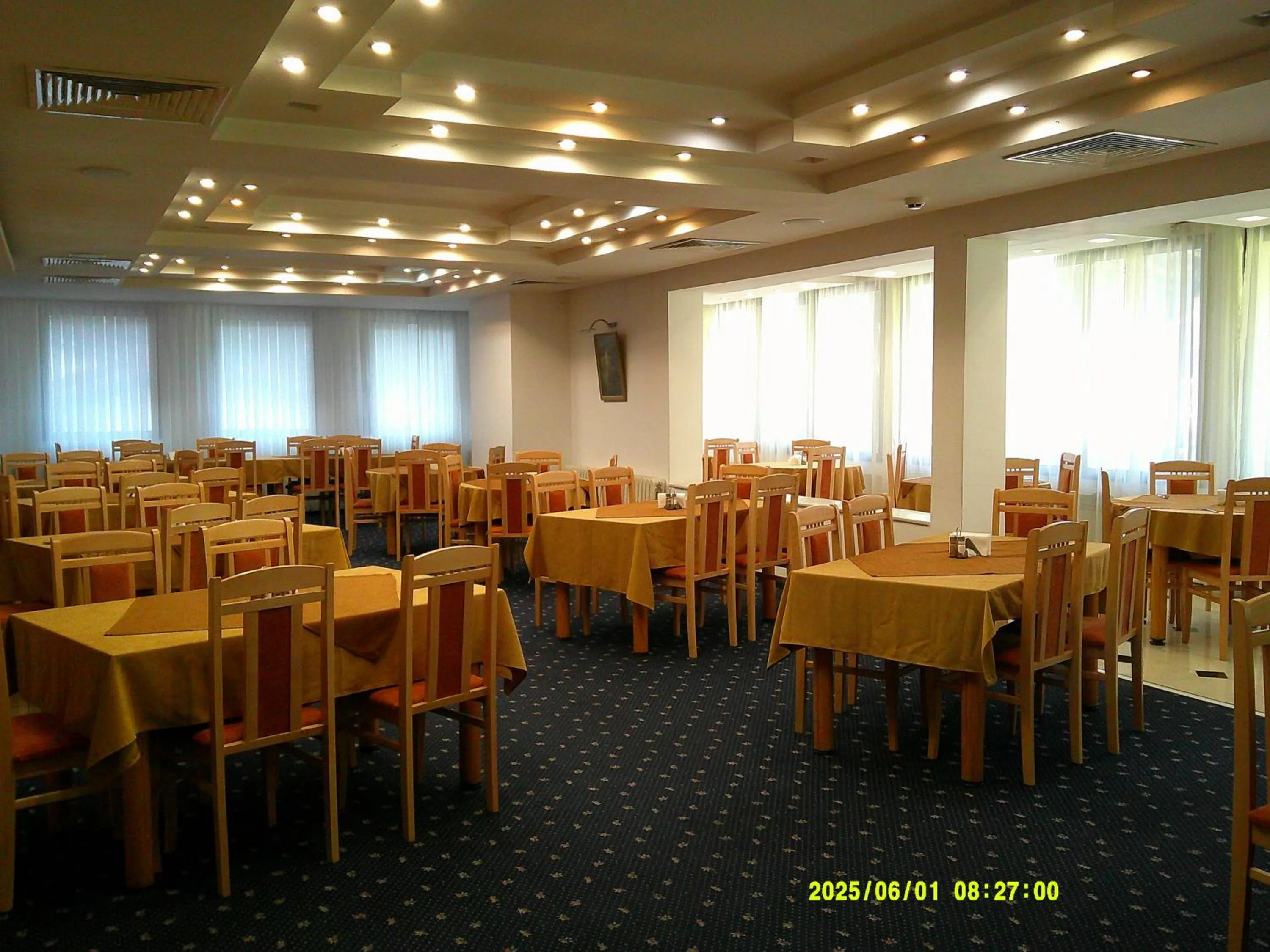 Restaurant/places to eat in Finlandia Hotel