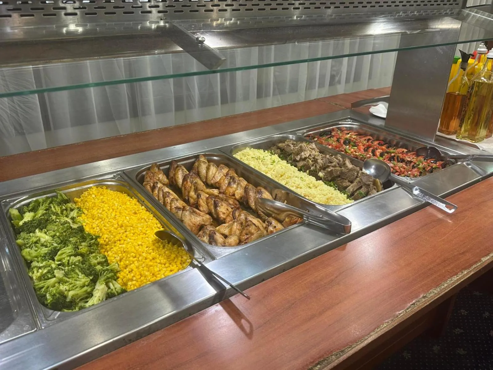 Restaurant/places to eat in Finlandia Hotel