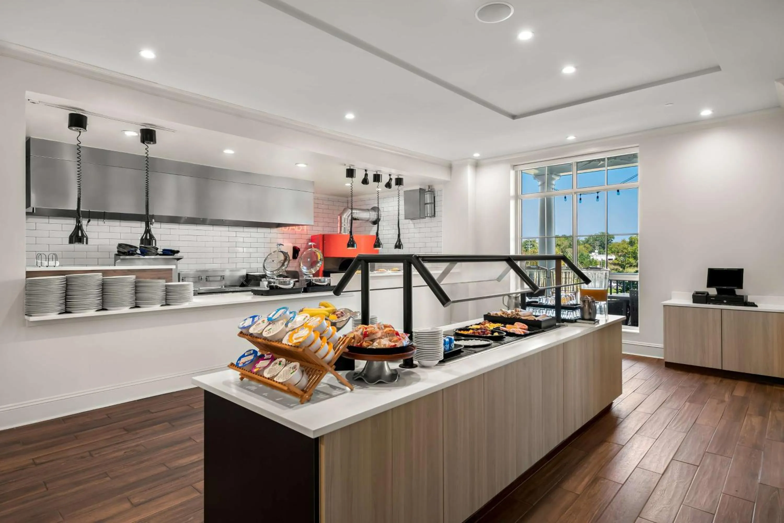 Restaurant/places to eat in Hilton Garden Inn Suffolk Riverfront