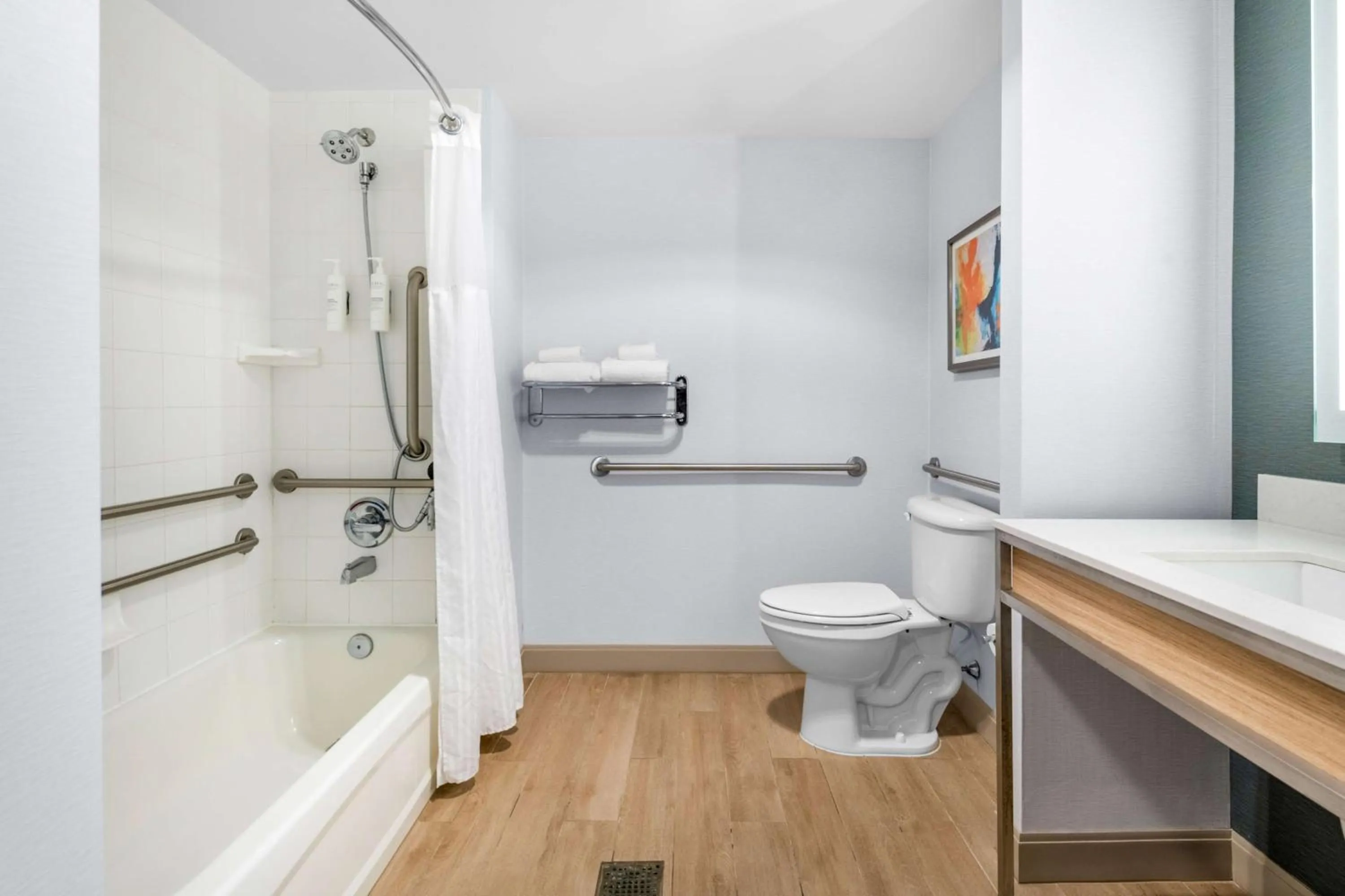 Bathroom in Hilton Garden Inn Suffolk Riverfront