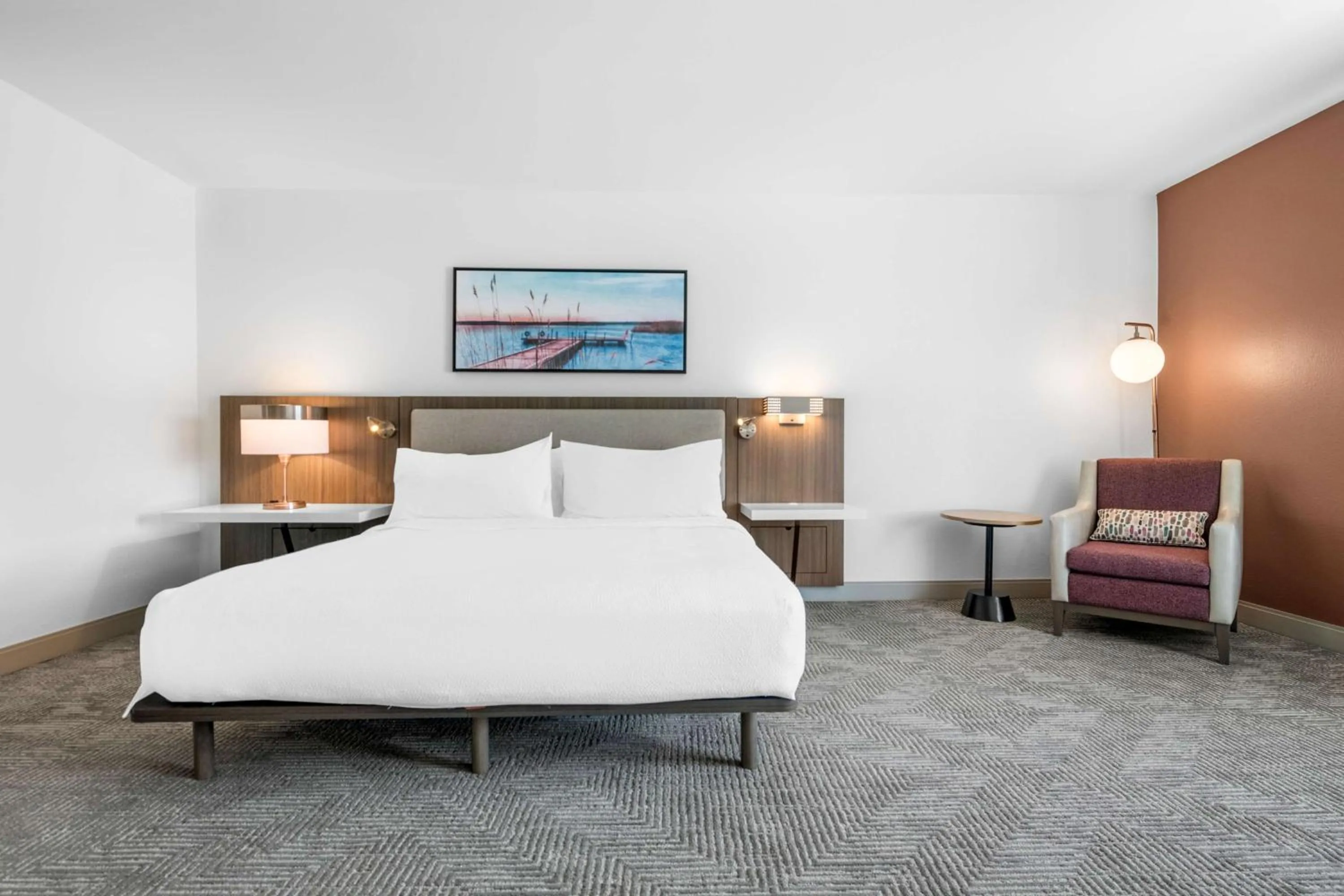 Bed in Hilton Garden Inn Suffolk Riverfront