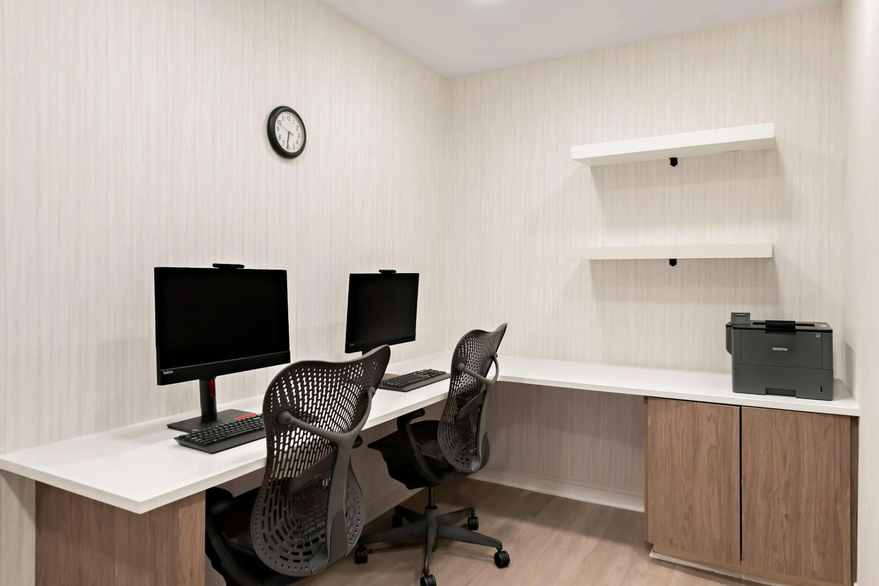 Business facilities in Hilton Garden Inn Suffolk Riverfront