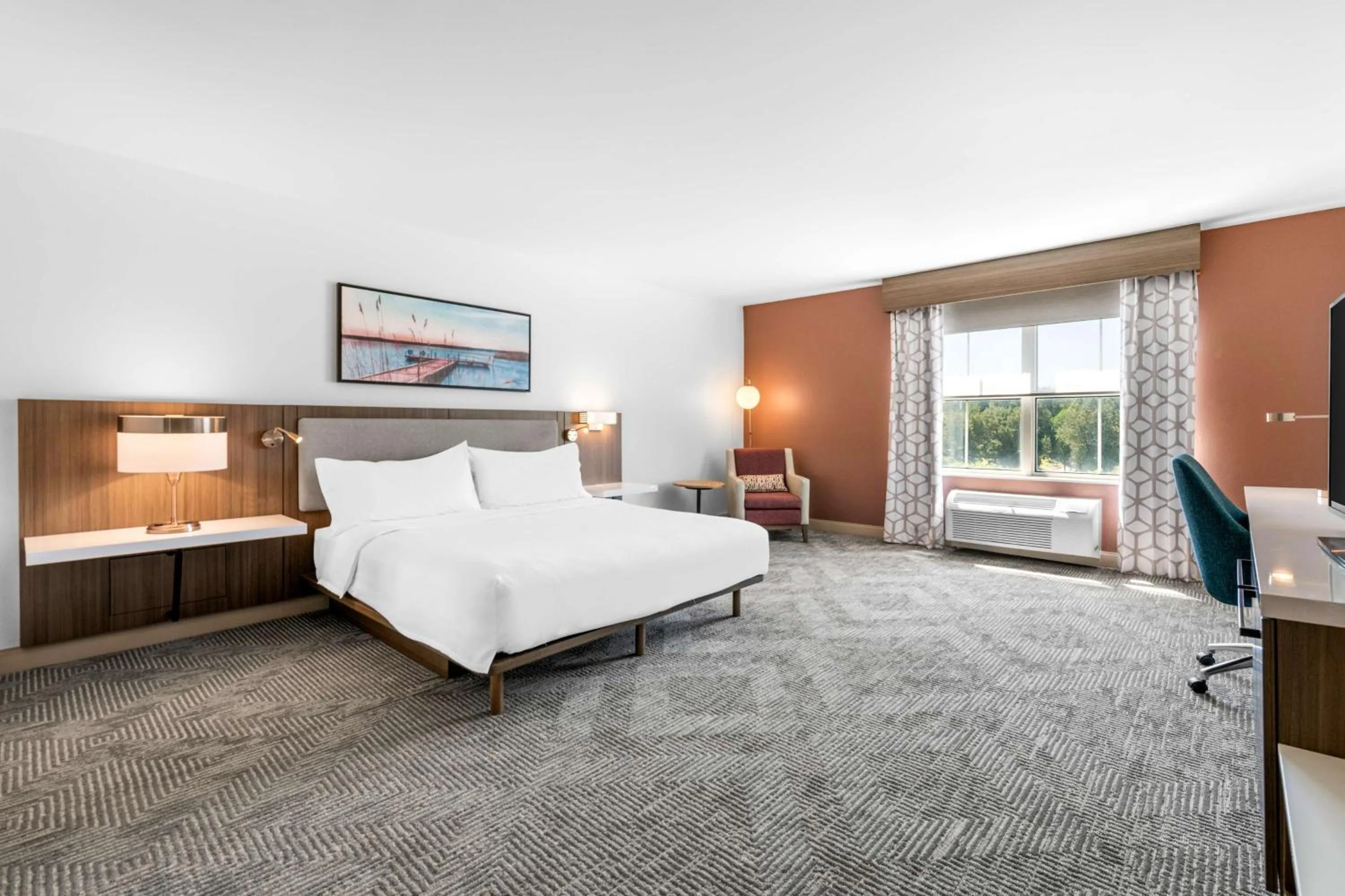 Bed in Hilton Garden Inn Suffolk Riverfront